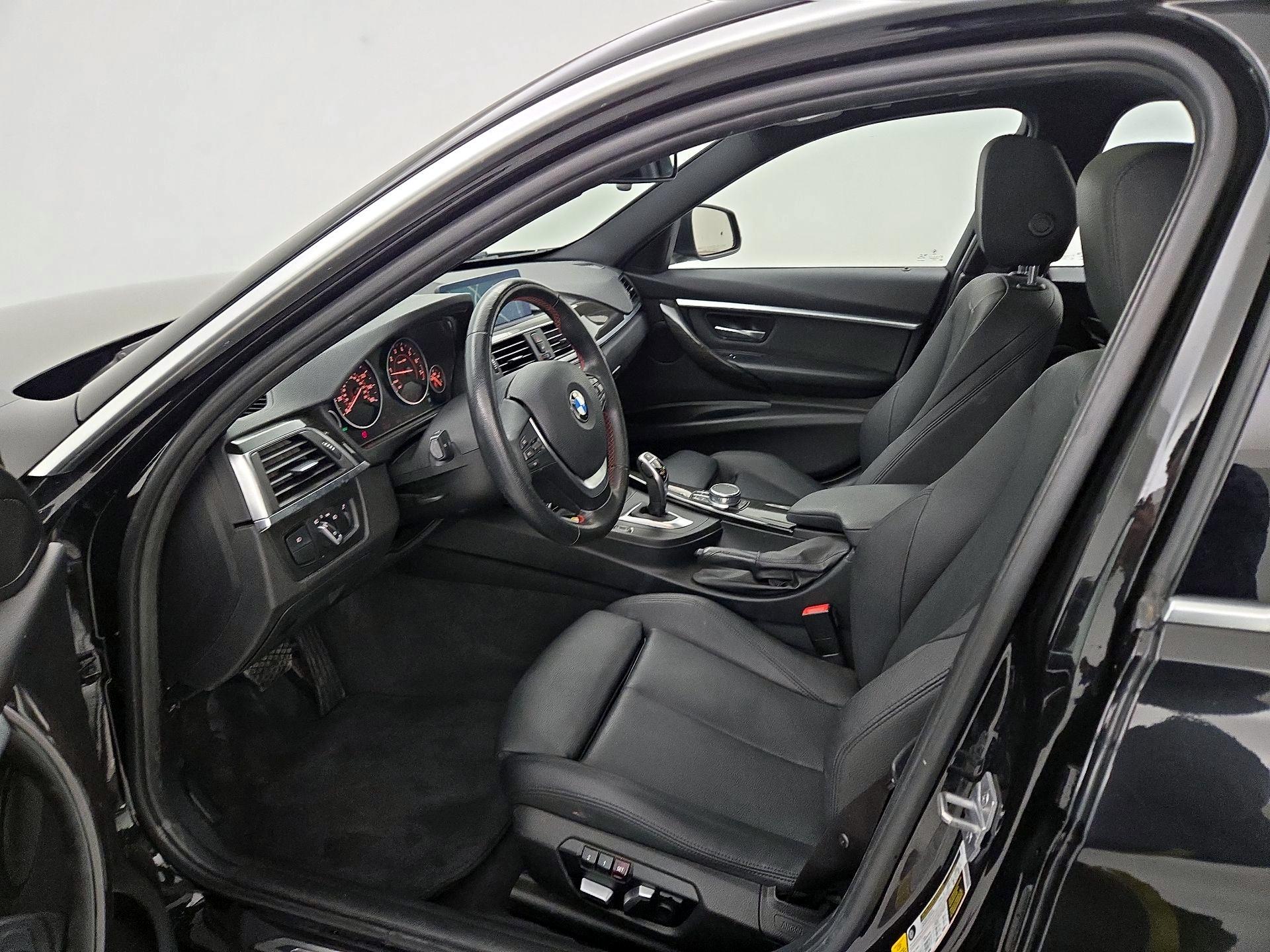 Thumbnail: 2018 BMW 3 Series - 11