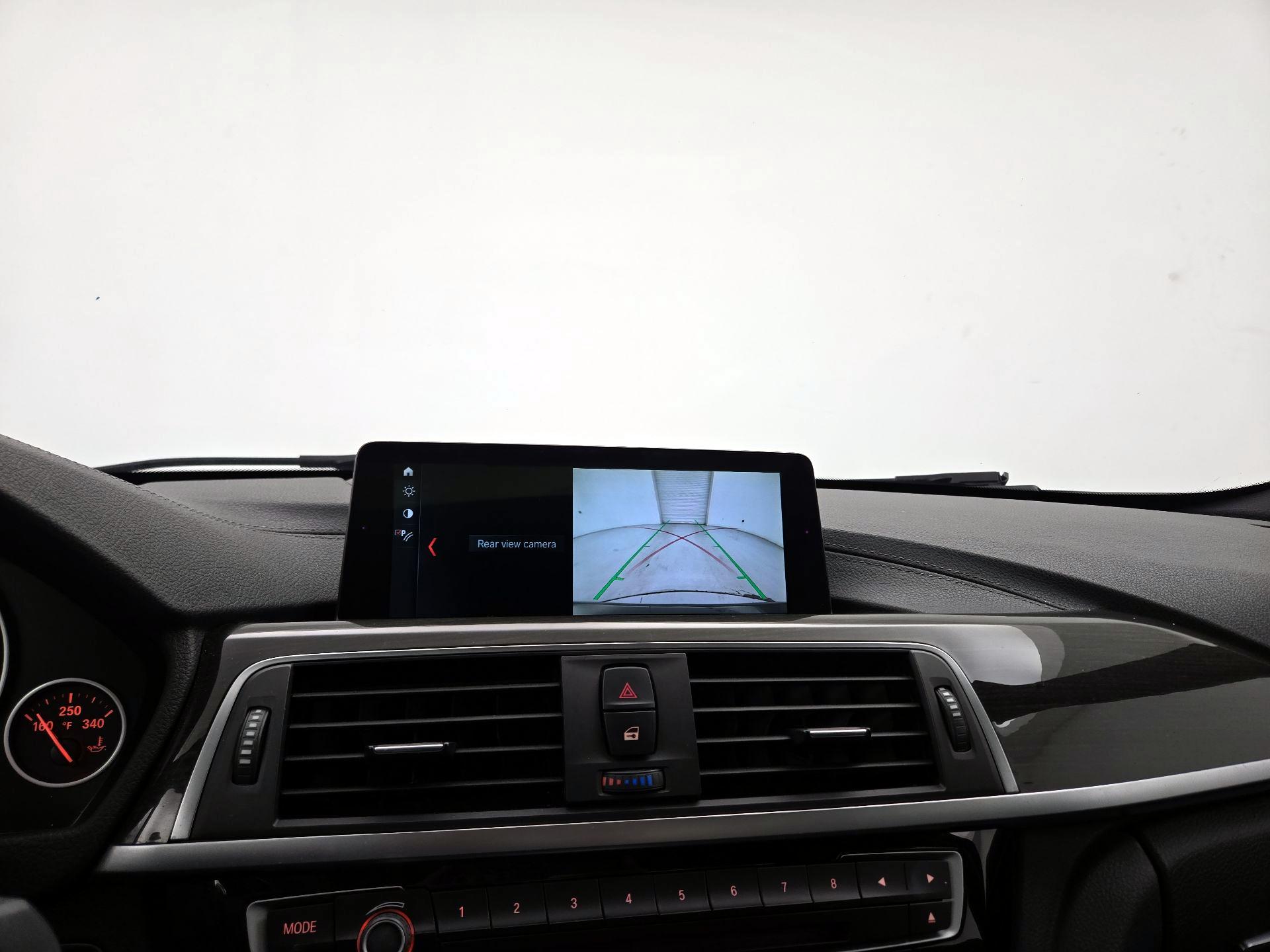 Thumbnail: 2018 BMW 3 Series - 15