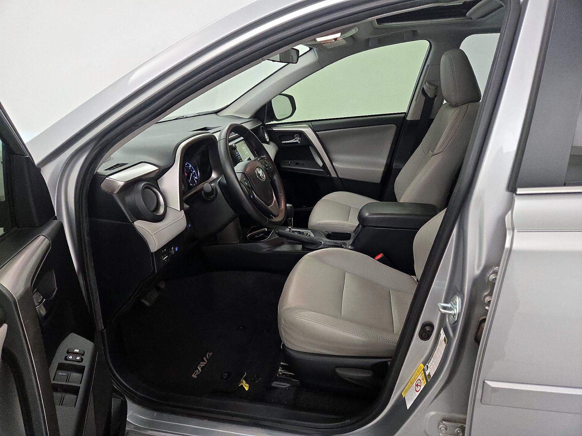 Thumbnail: 2018 Toyota RAV4 - 11