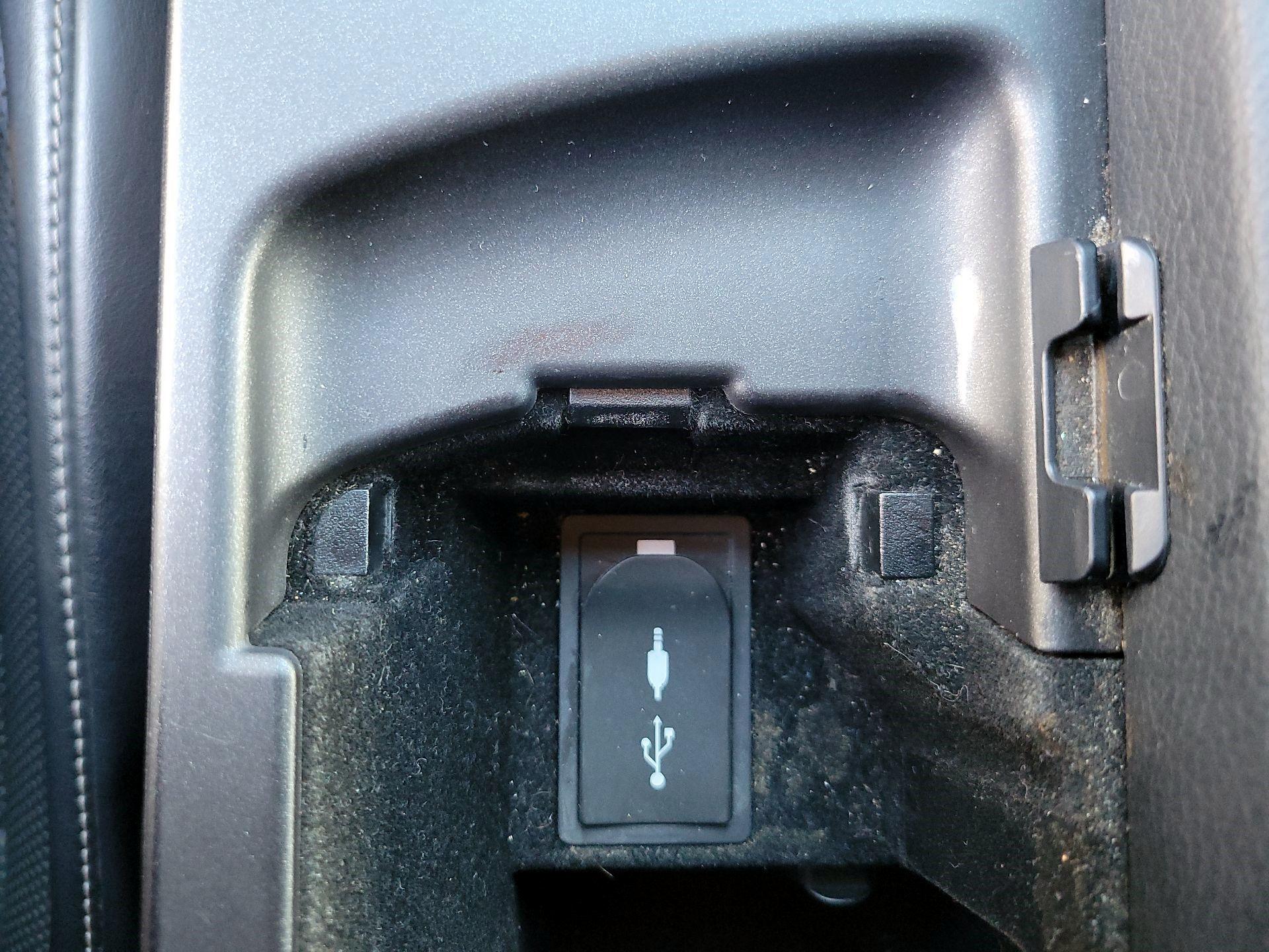 Thumbnail: 2016 Lexus IS - 17