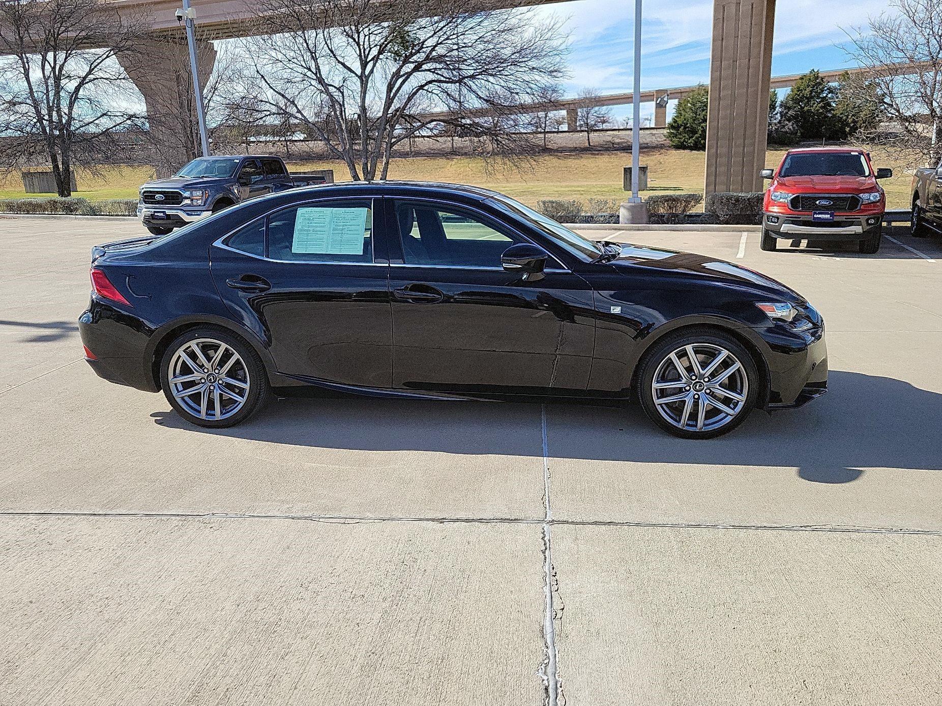 Thumbnail: 2016 Lexus IS - 4