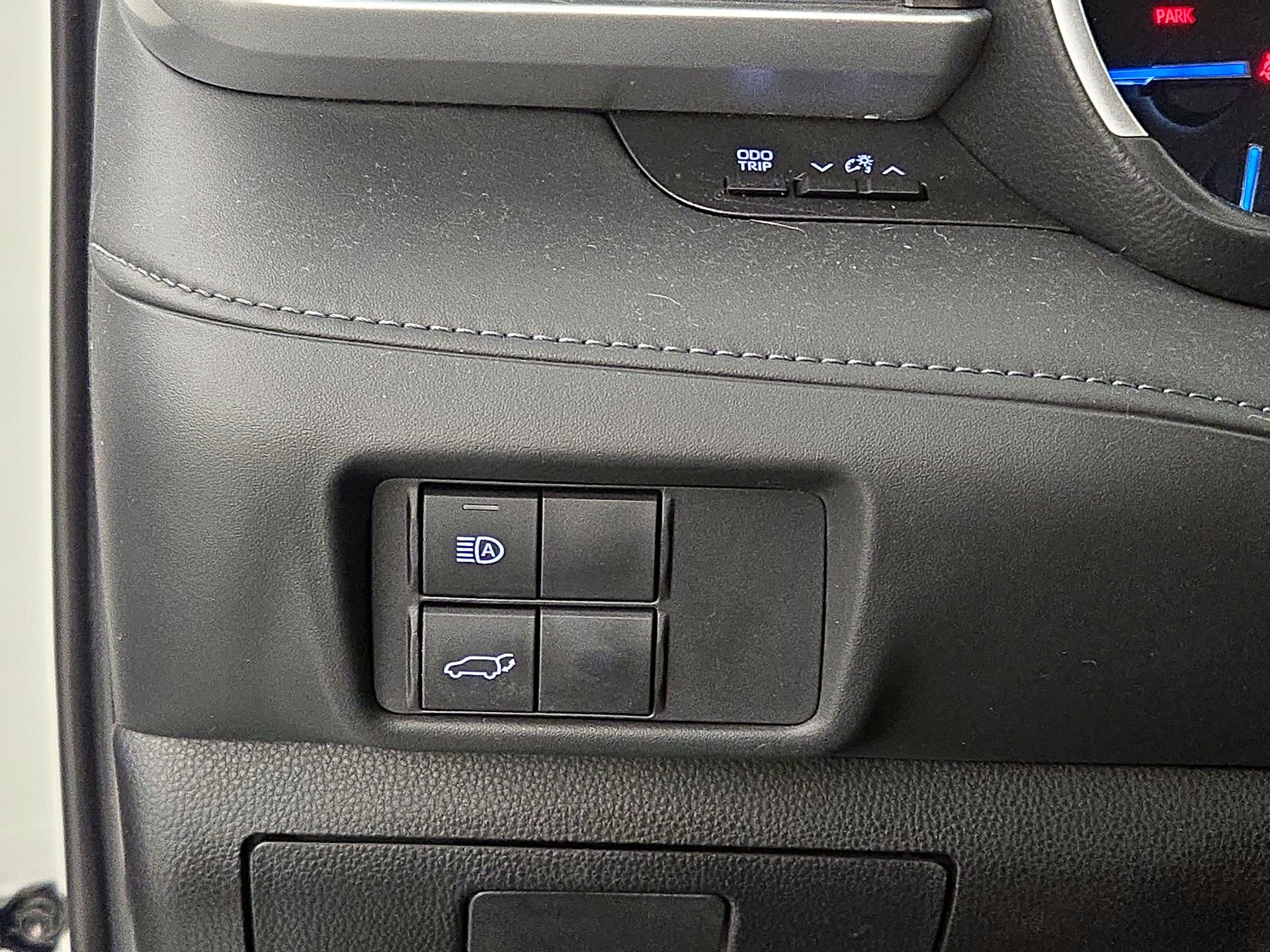 Thumbnail: 2020 Toyota Highlander - 13