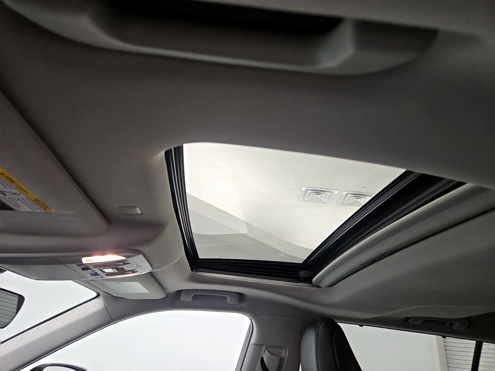 Thumbnail: 2020 Toyota Highlander - 19