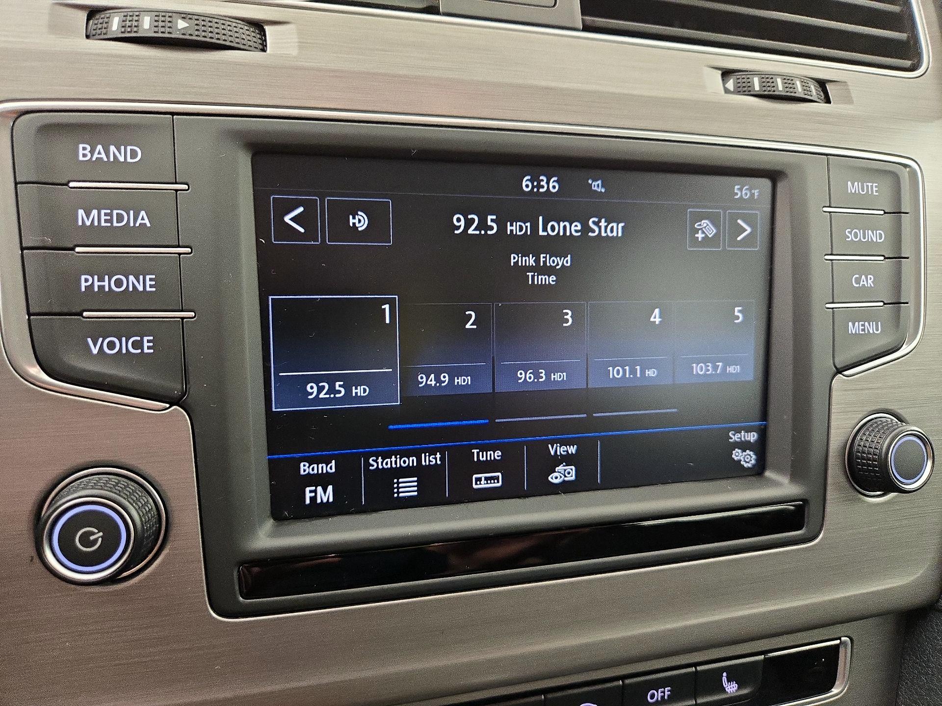 Thumbnail: 2017 Volkswagen Golf - 15