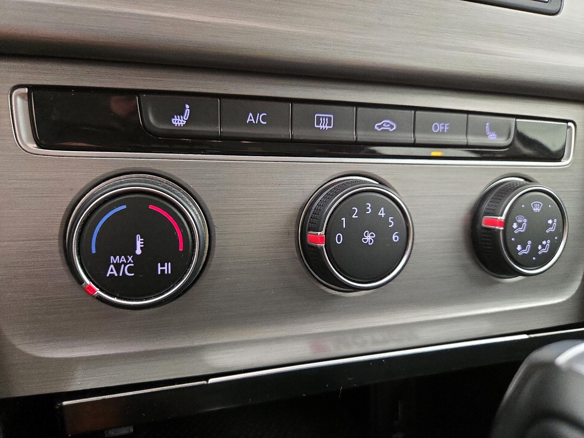 Thumbnail: 2017 Volkswagen Golf - 16