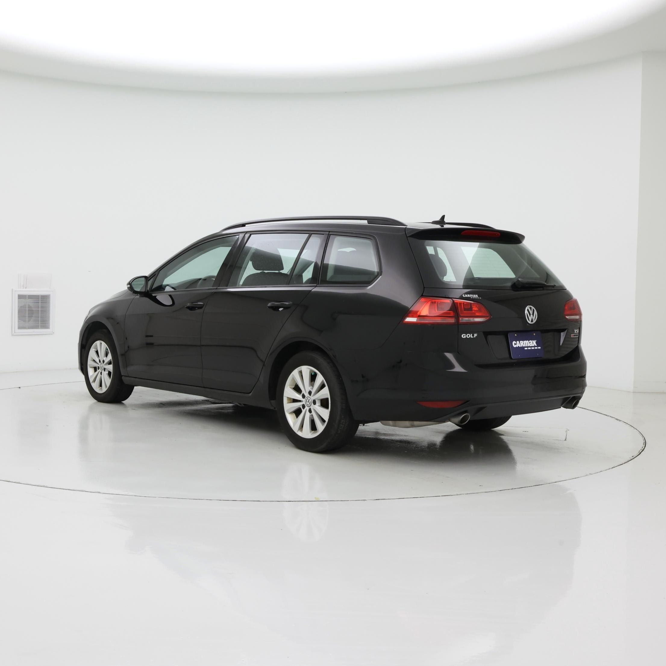 Thumbnail: 2017 Volkswagen Golf - 2