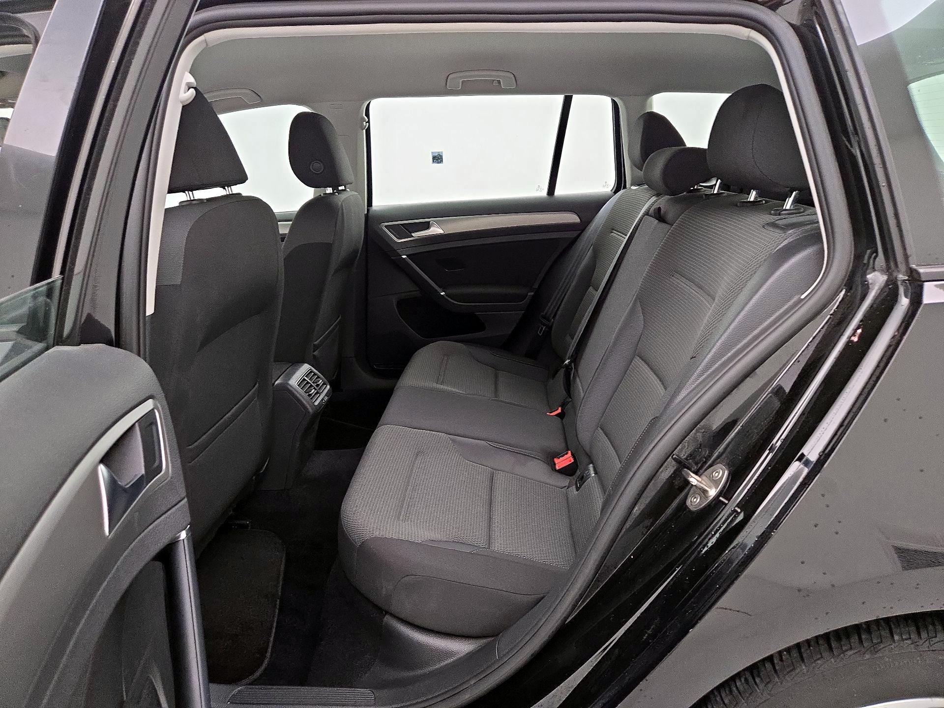 Thumbnail: 2017 Volkswagen Golf - 19