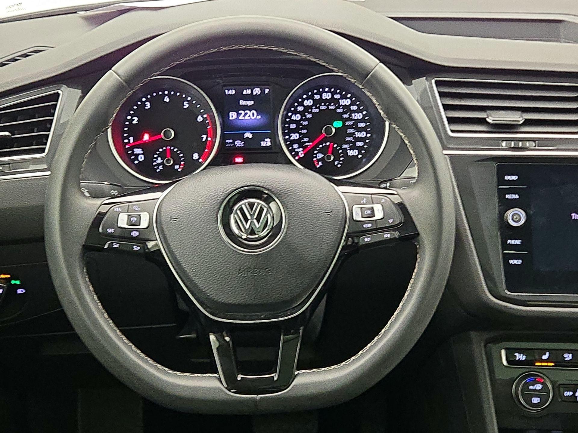 Thumbnail: 2021 Volkswagen Tiguan - 10