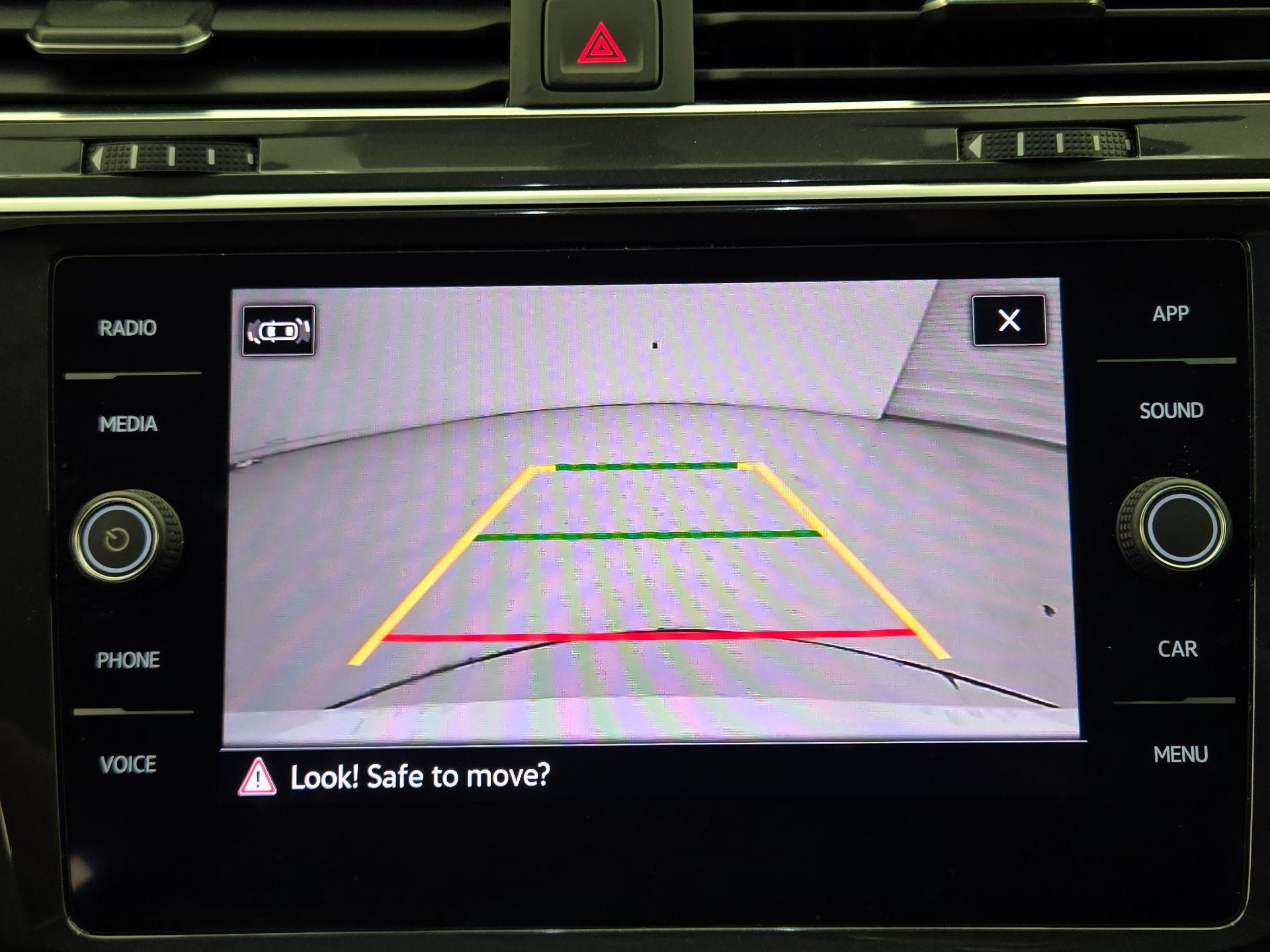 Thumbnail: 2021 Volkswagen Tiguan - 14