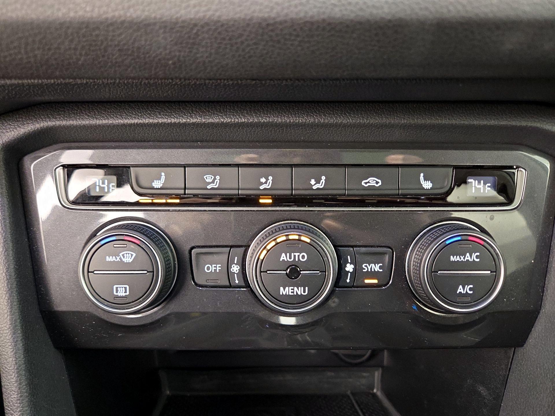 Thumbnail: 2021 Volkswagen Tiguan - 16