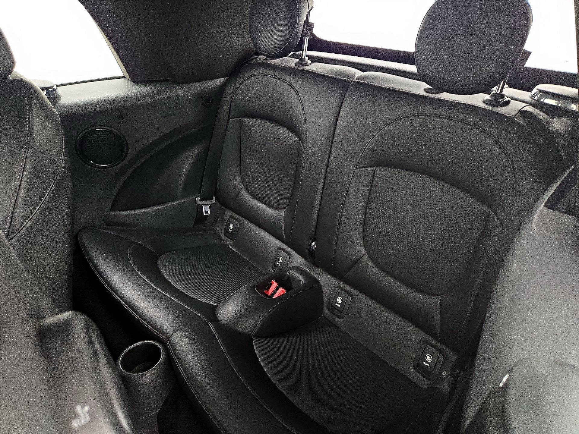 Thumbnail: 2019 MINI Cooper - 19