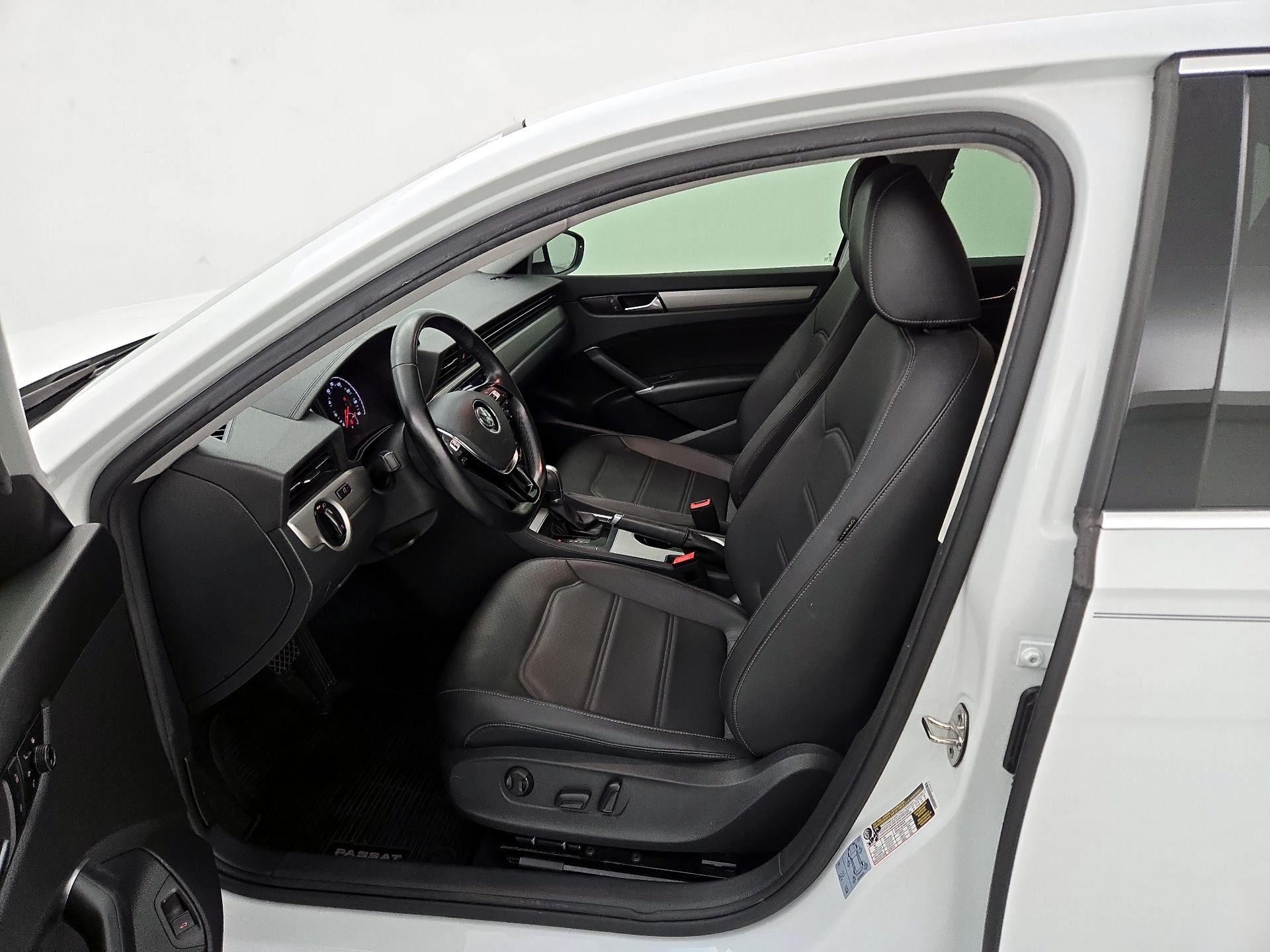 Thumbnail: 2020 Volkswagen Passat - 11