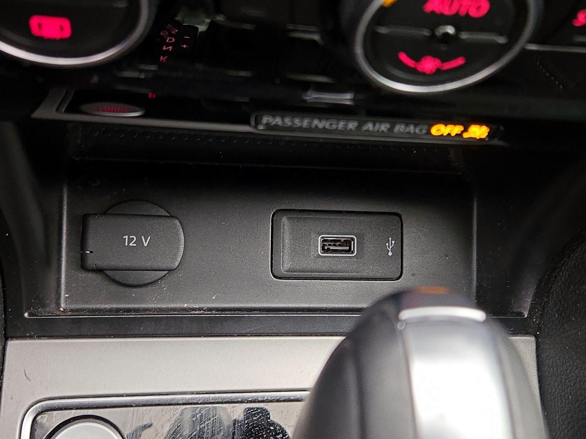 Thumbnail: 2020 Volkswagen Passat - 18