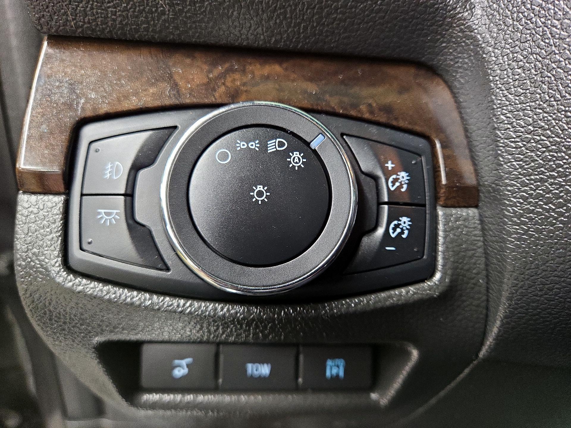 Thumbnail: 2015 Ford Explorer - 13