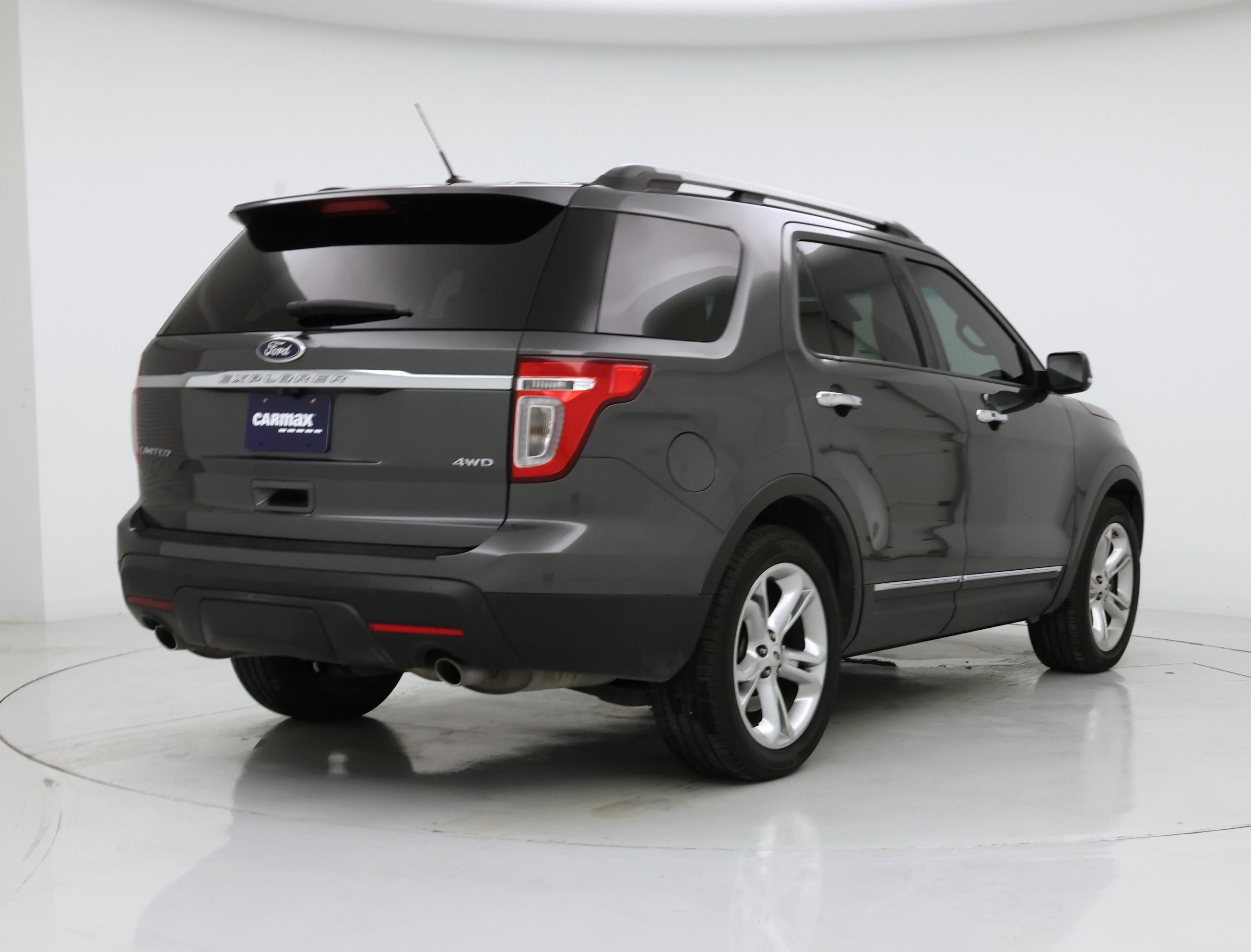 Thumbnail: 2015 Ford Explorer - 8