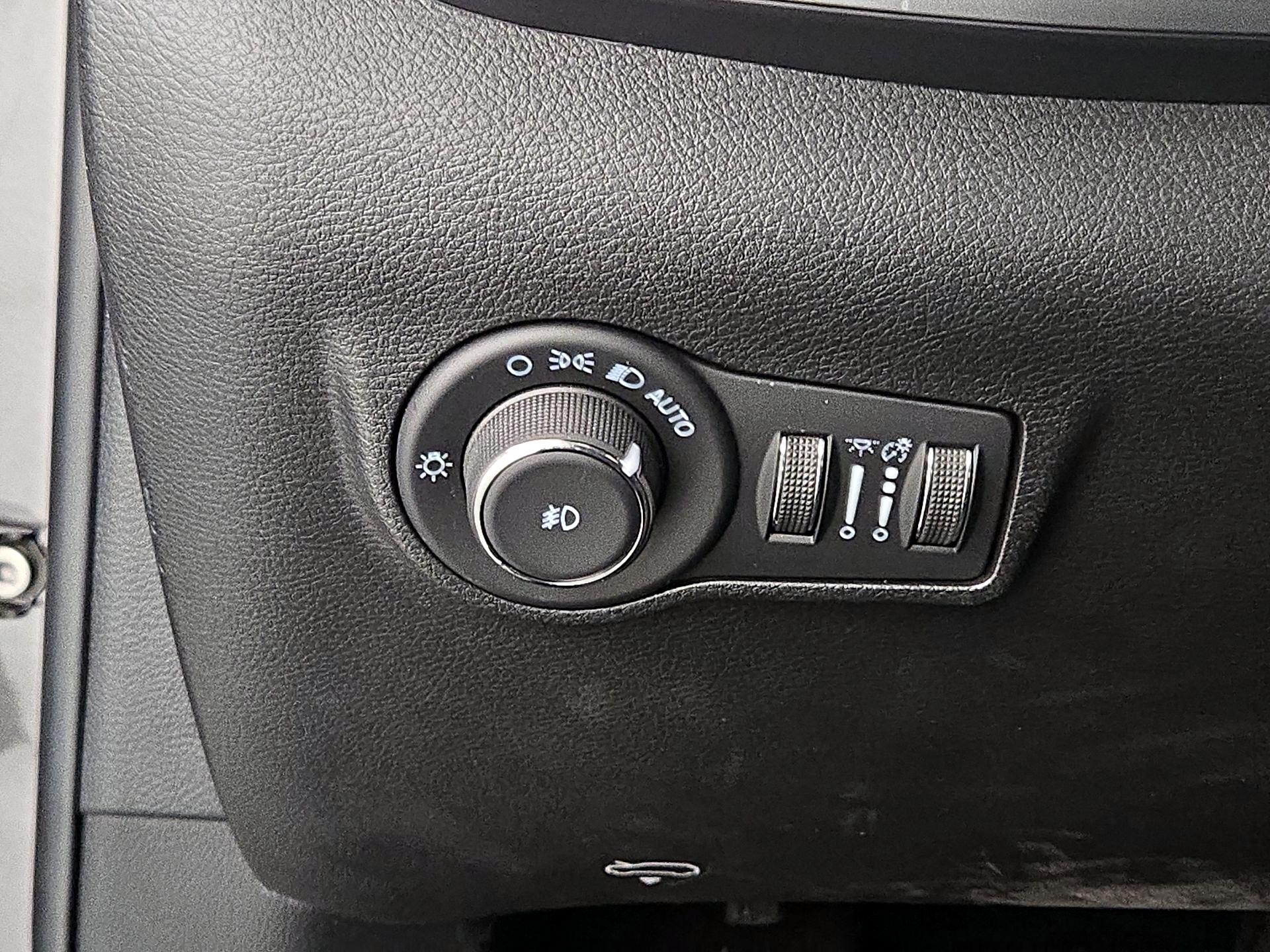 Thumbnail: 2022 Jeep Compass - 13