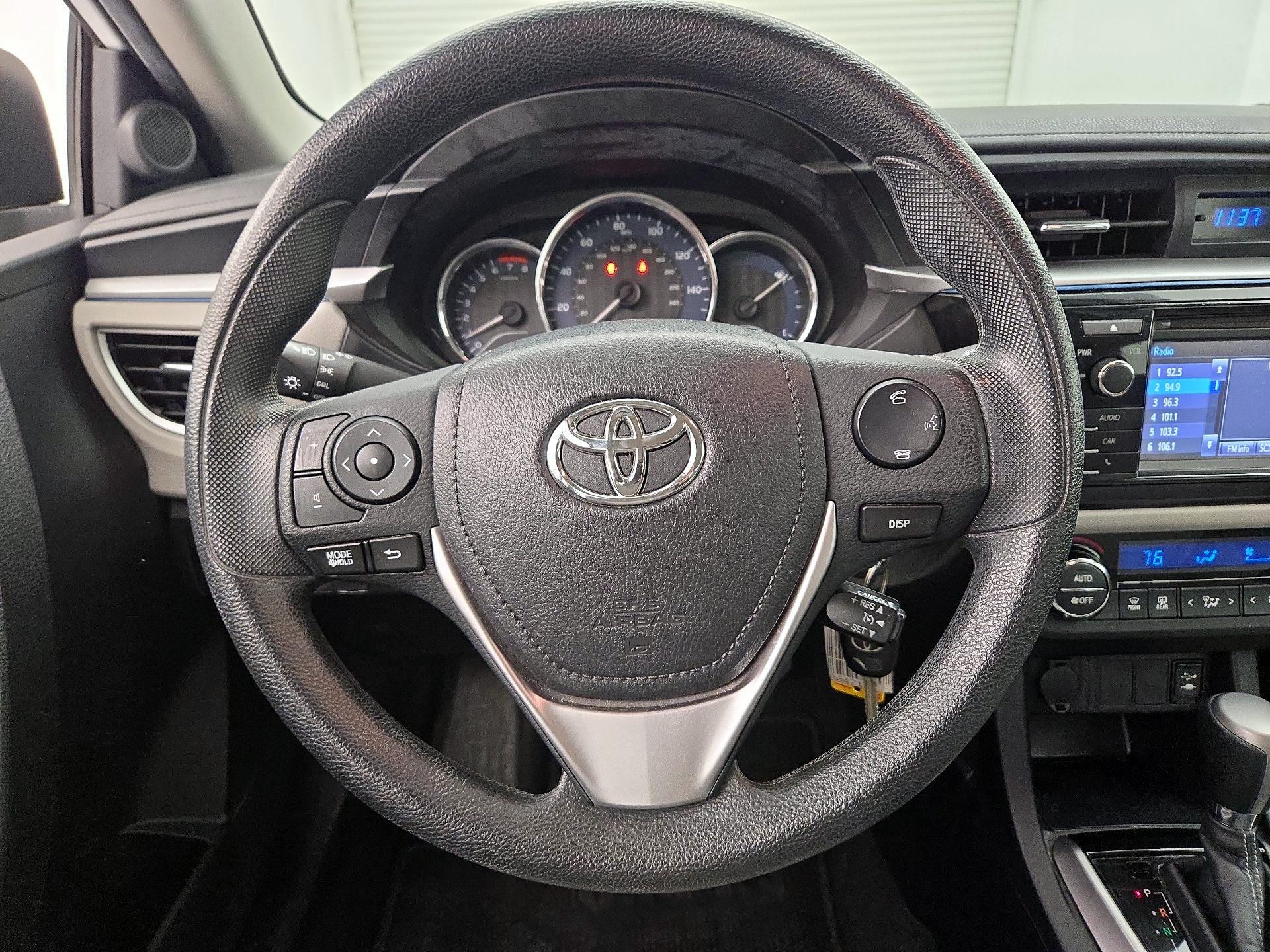 Thumbnail: 2015 Toyota Corolla - 10