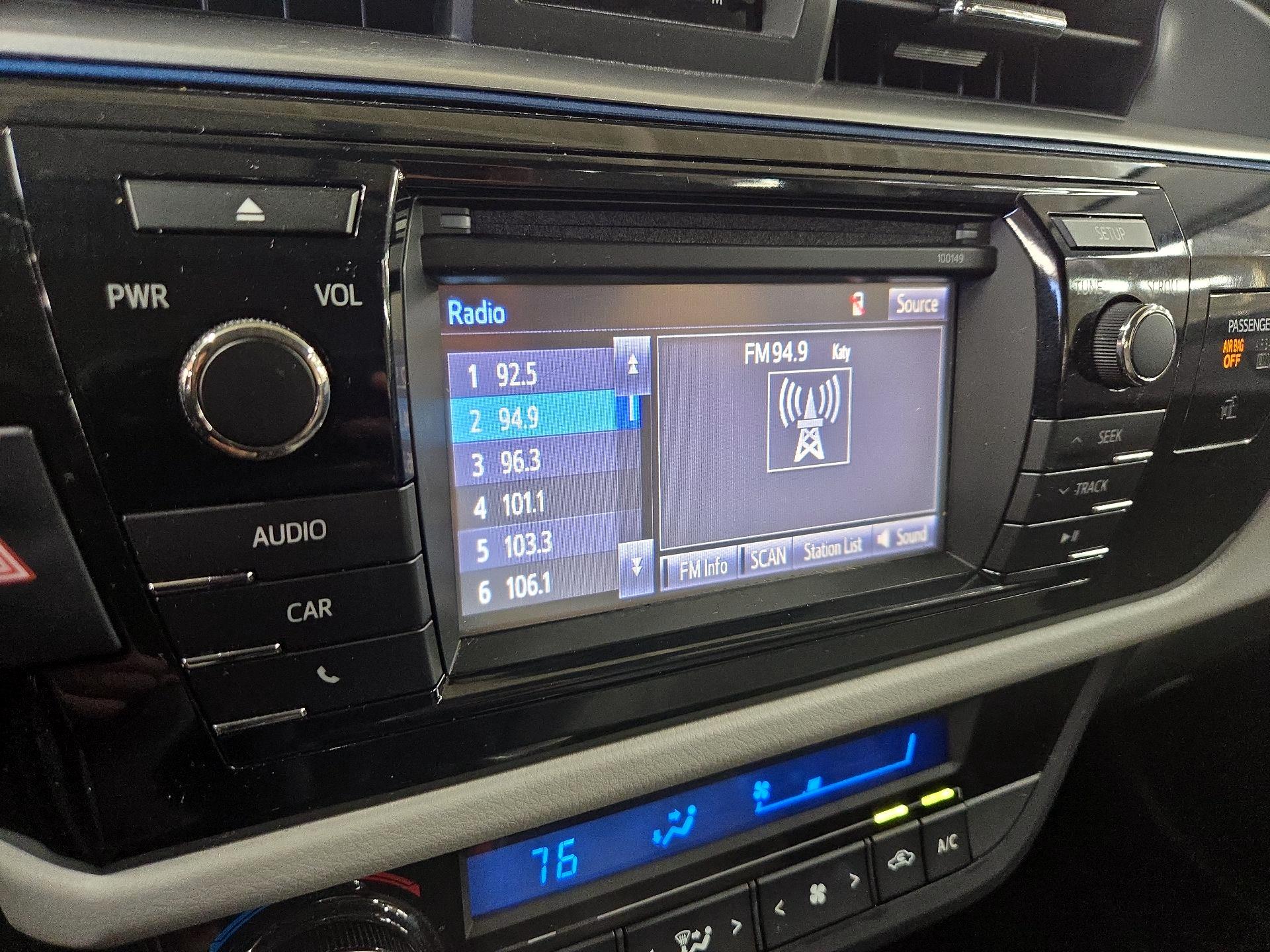 Thumbnail: 2015 Toyota Corolla - 14