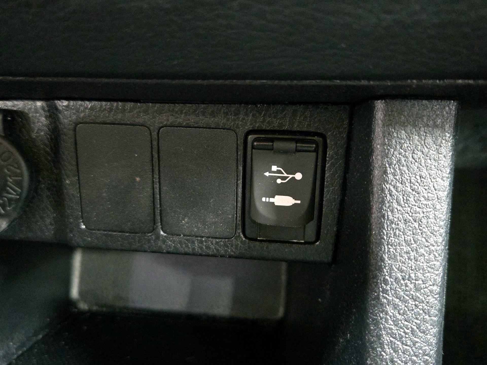 Thumbnail: 2015 Toyota Corolla - 17