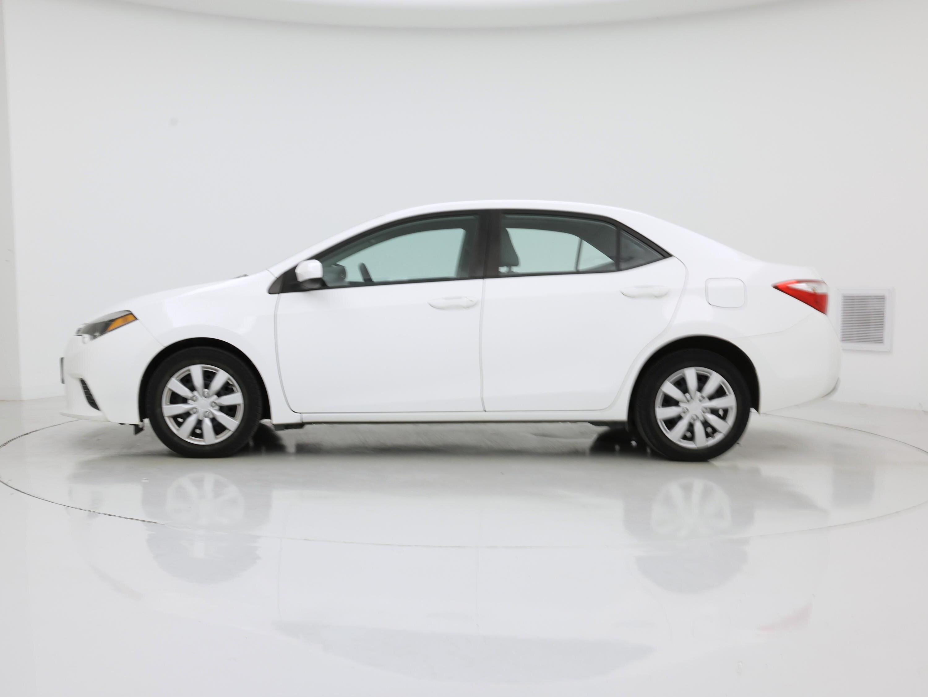 Thumbnail: 2015 Toyota Corolla - 3