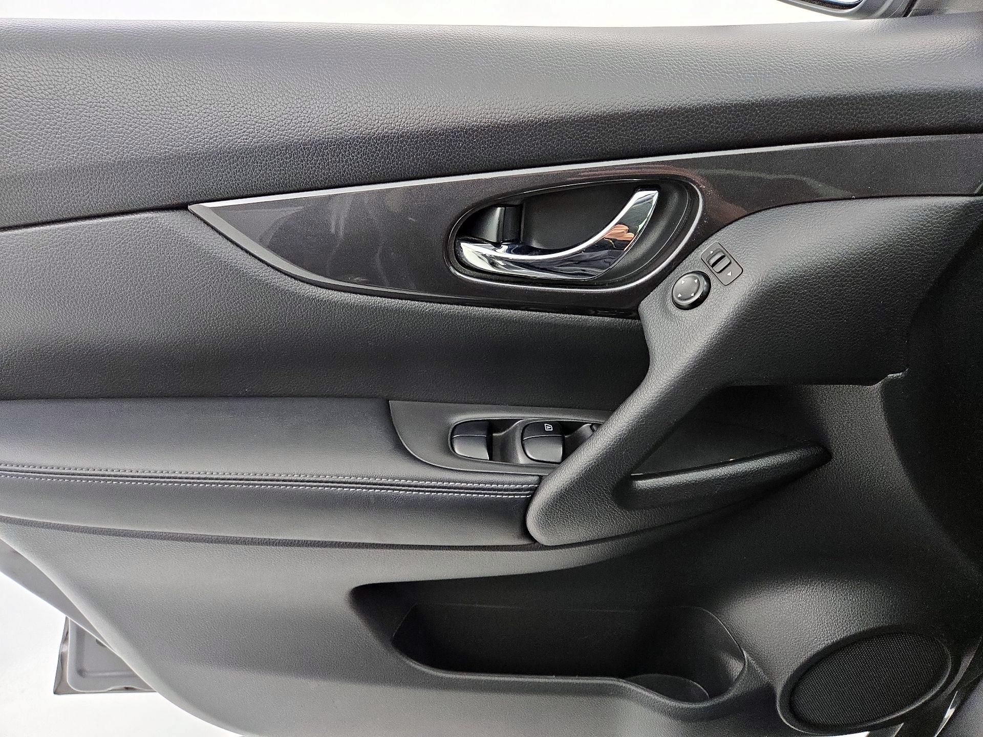 Thumbnail: 2020 Nissan Rogue - 12