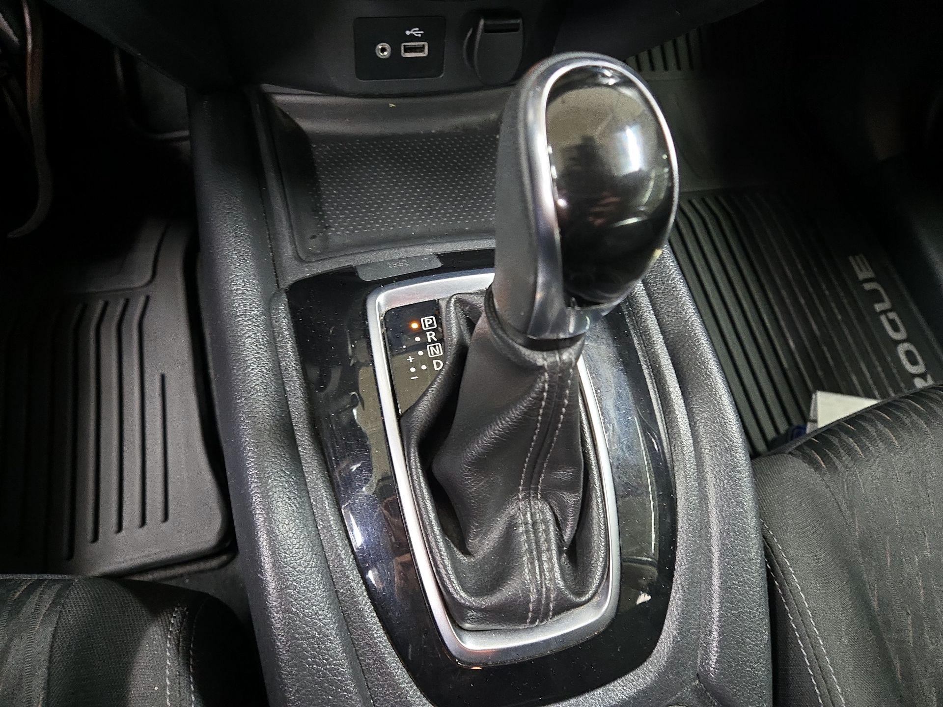 Thumbnail: 2020 Nissan Rogue - 17