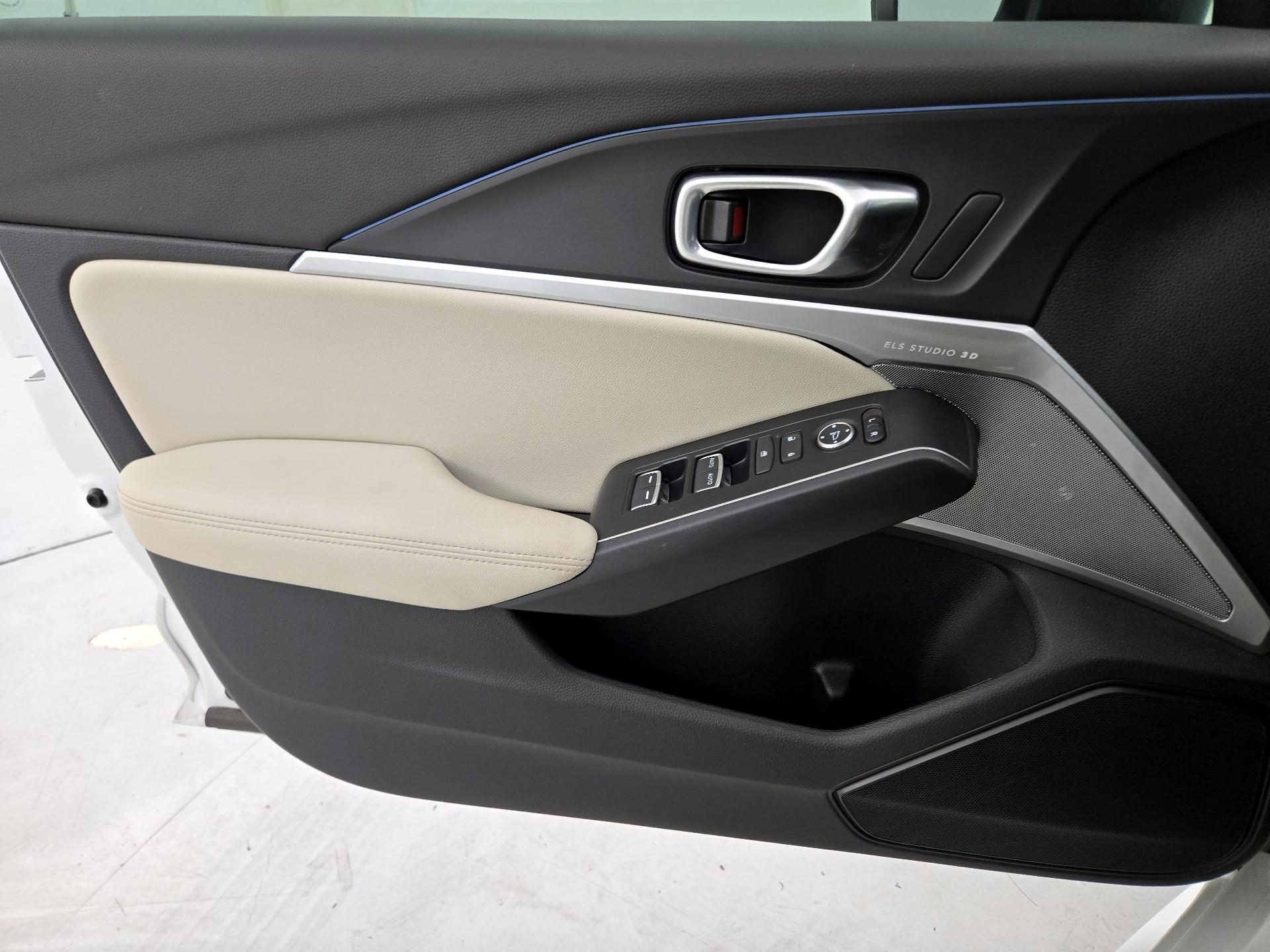 Thumbnail: 2025 Acura Integra - 12