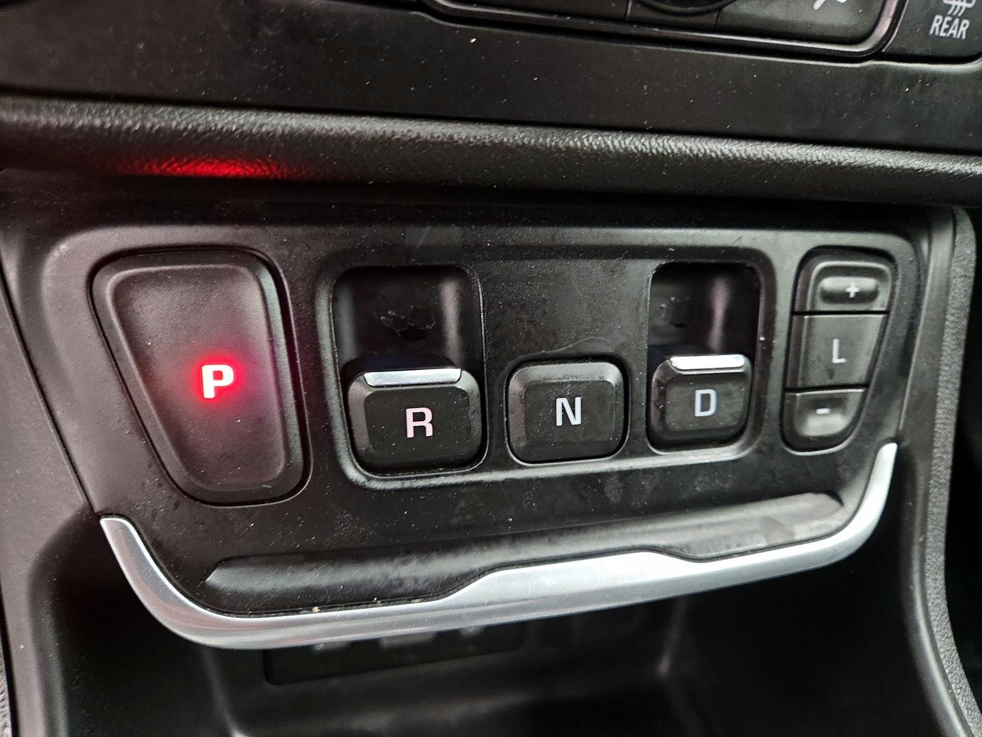 Thumbnail: 2019 GMC Terrain - 16