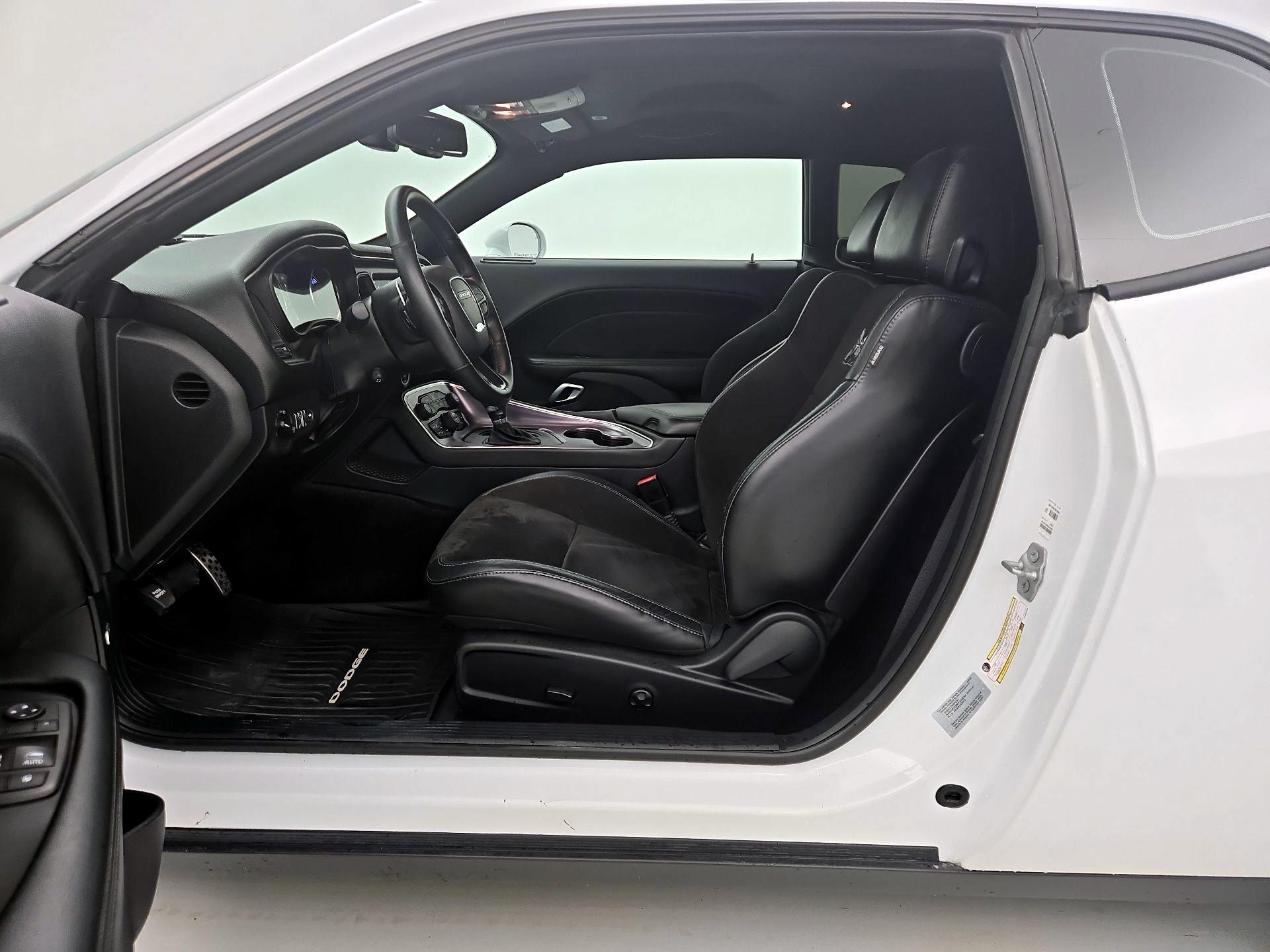 Thumbnail: 2017 Dodge Challenger - 11