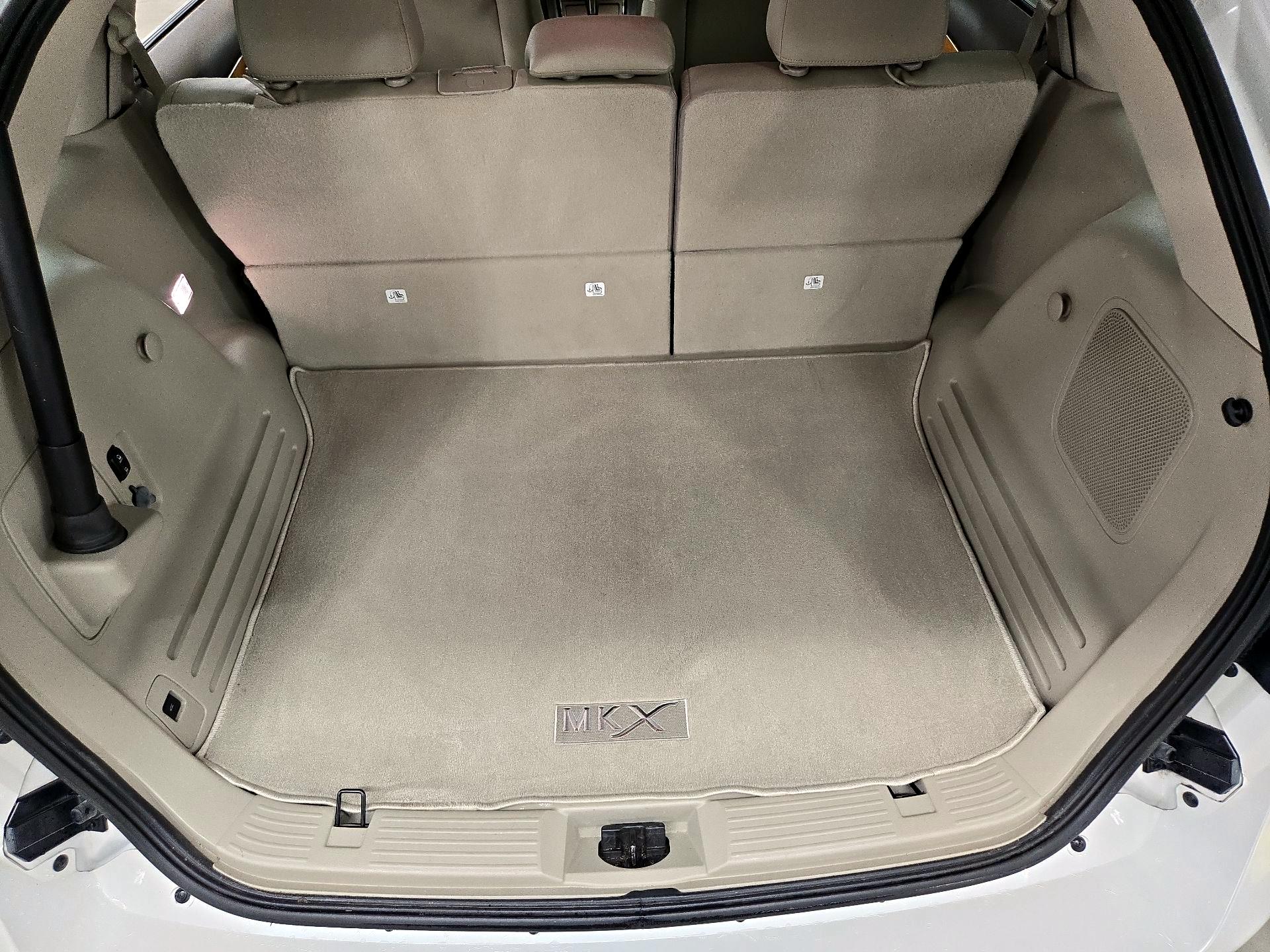 Thumbnail: 2015 Lincoln MKX - 19