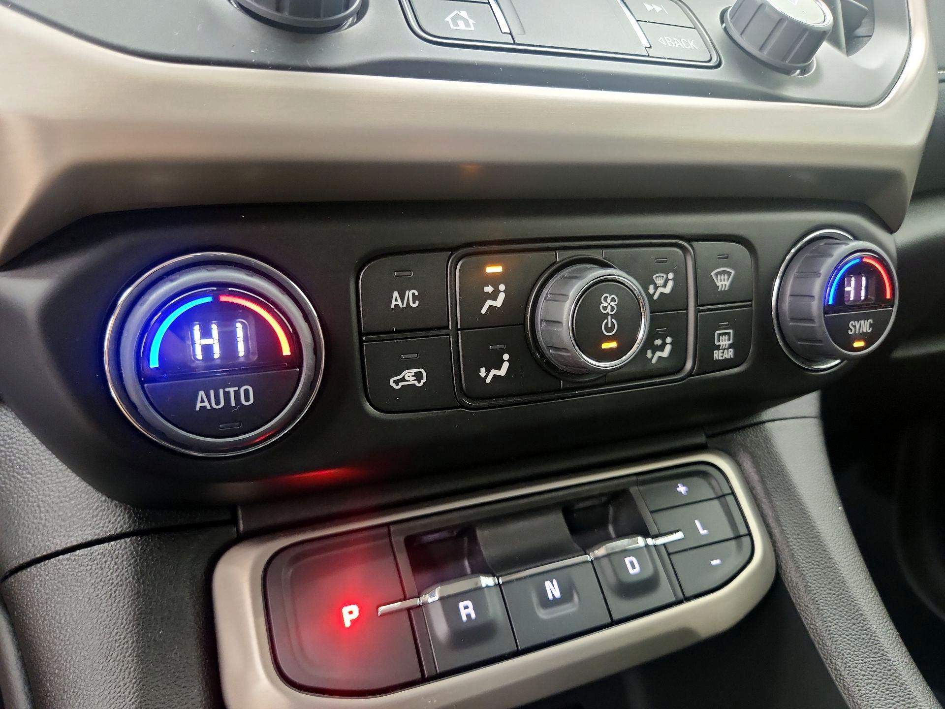 Thumbnail: 2023 GMC Acadia - 17