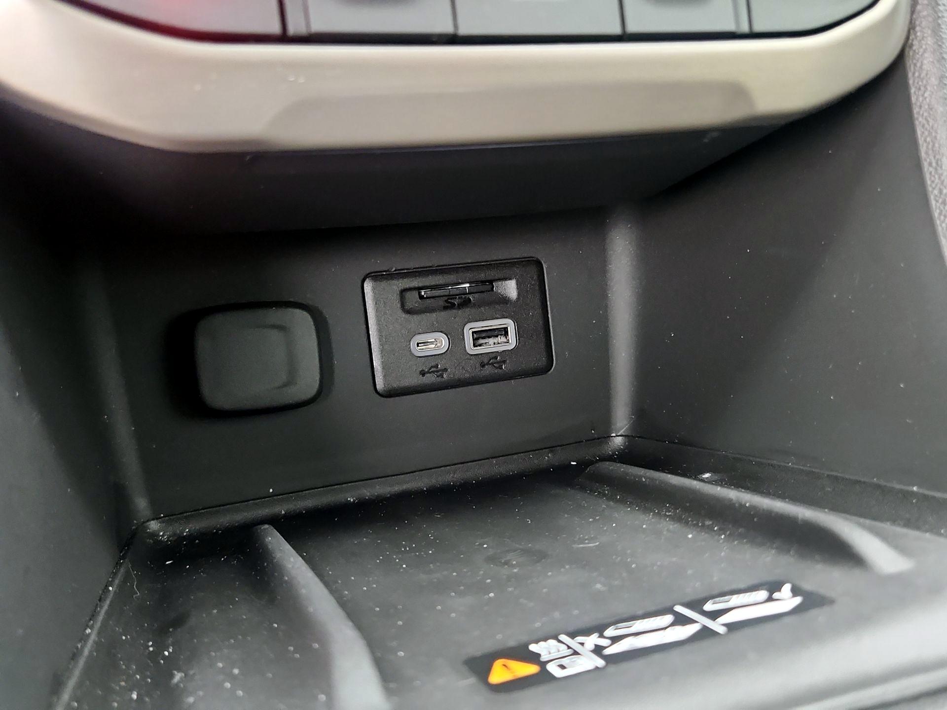 Thumbnail: 2023 GMC Acadia - 19