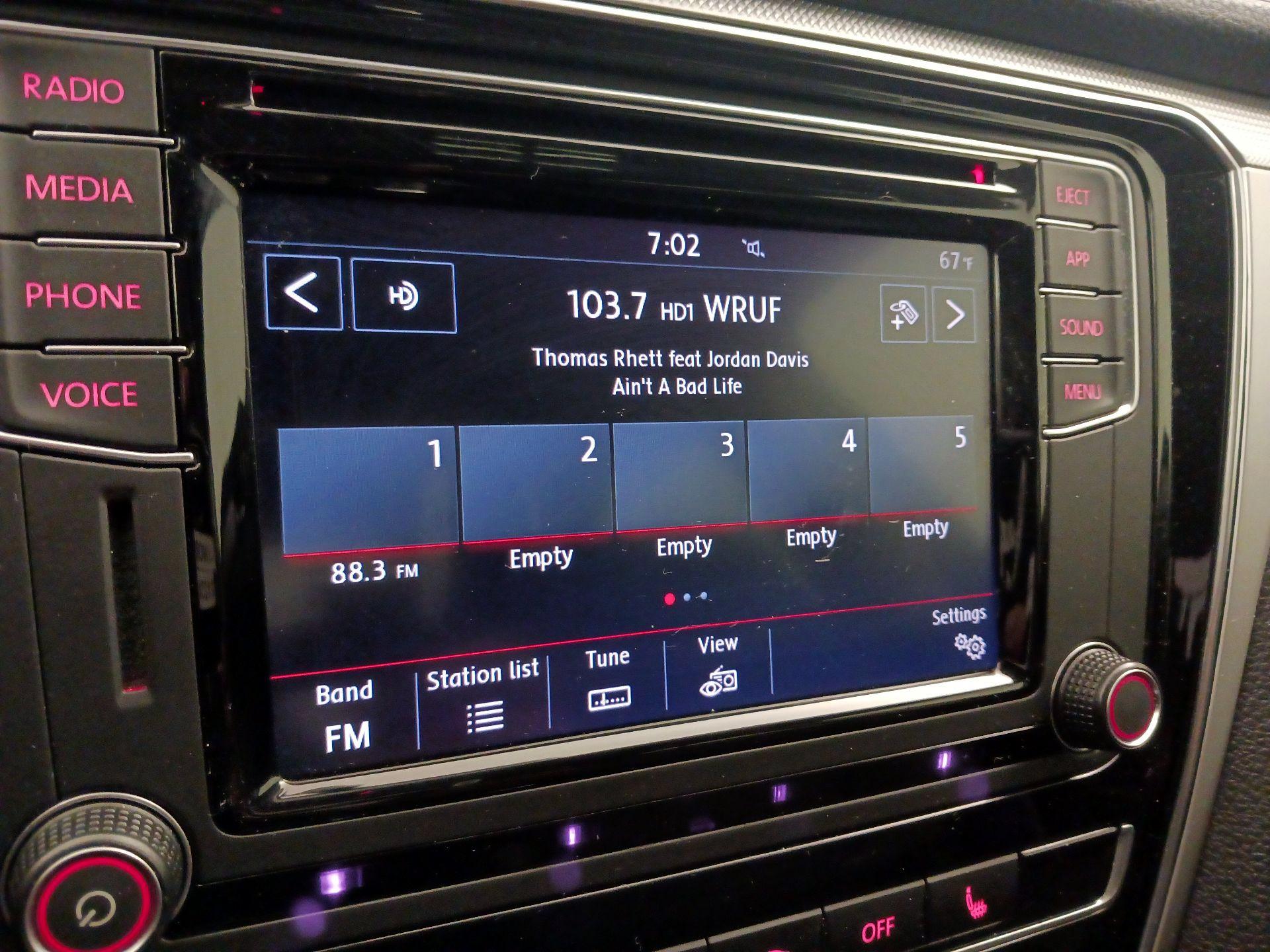 Thumbnail: 2019 Volkswagen Passat - 15