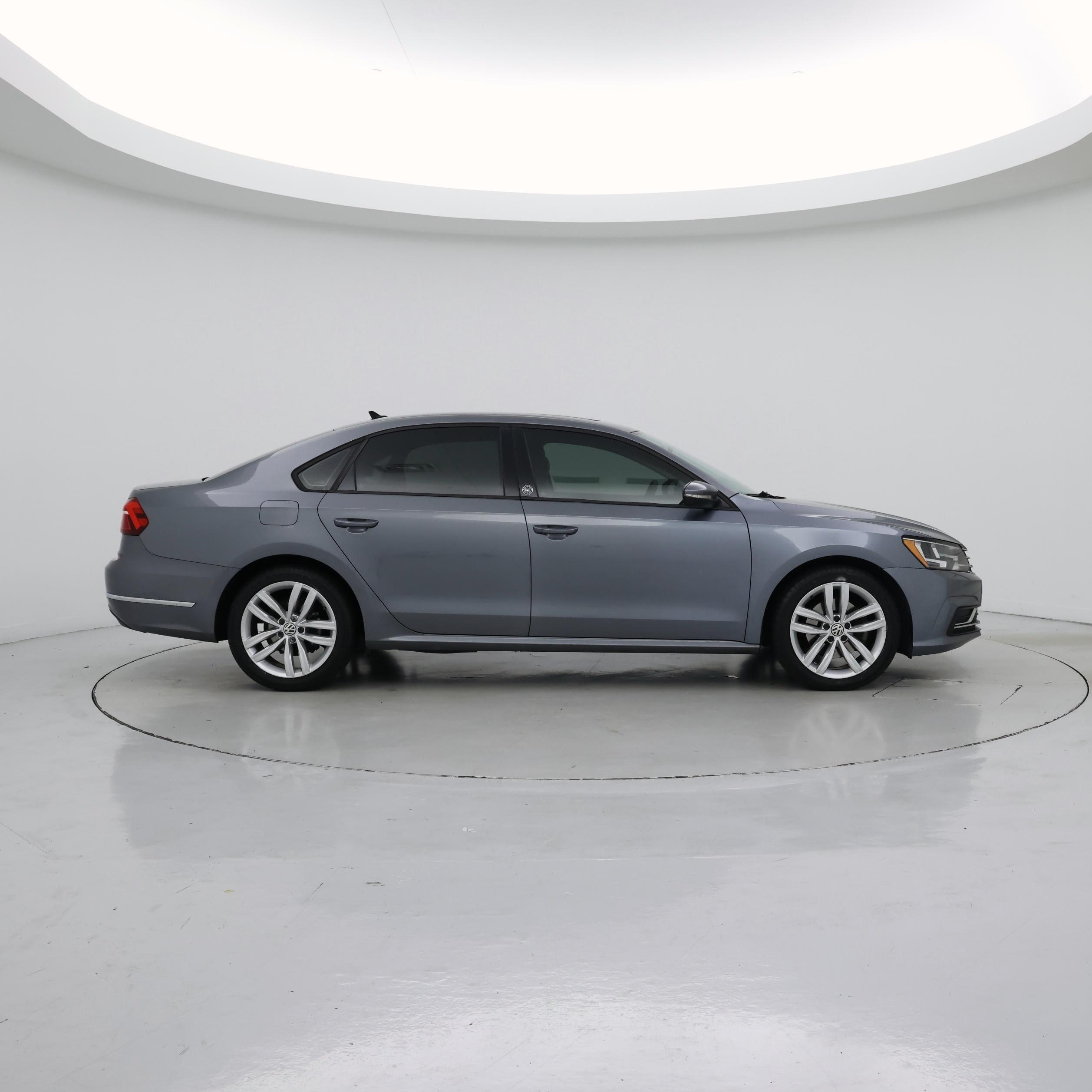 Thumbnail: 2019 Volkswagen Passat - 7