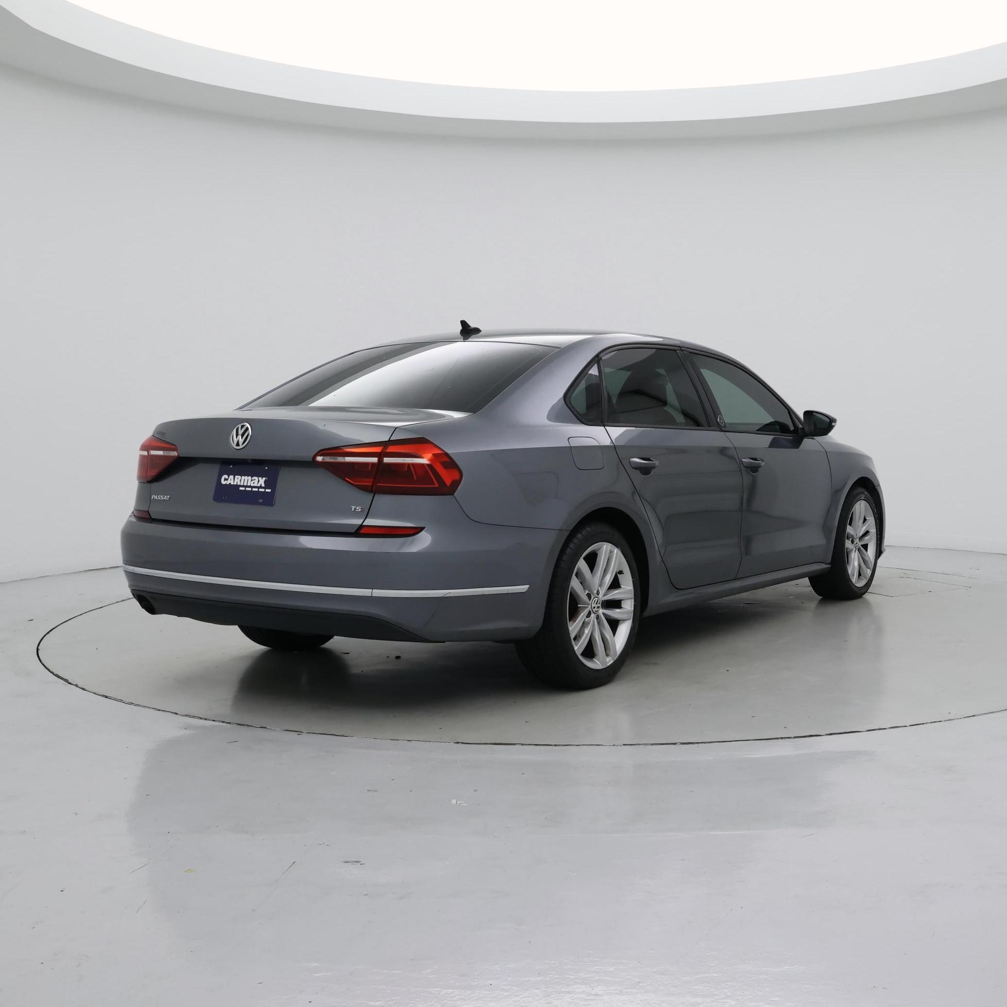 Thumbnail: 2019 Volkswagen Passat - 8