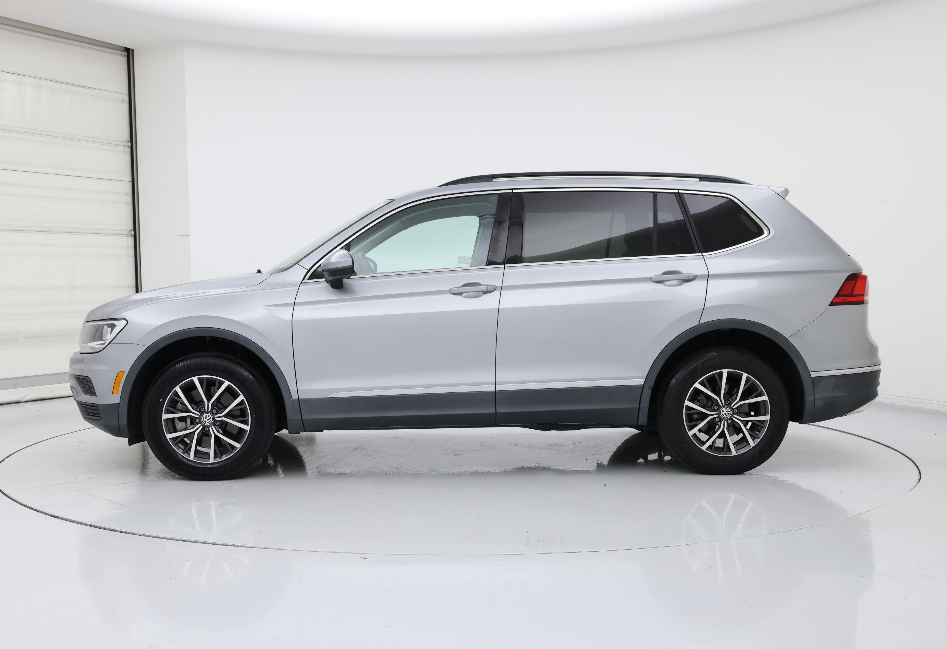 Thumbnail: 2020 Volkswagen Tiguan - 3