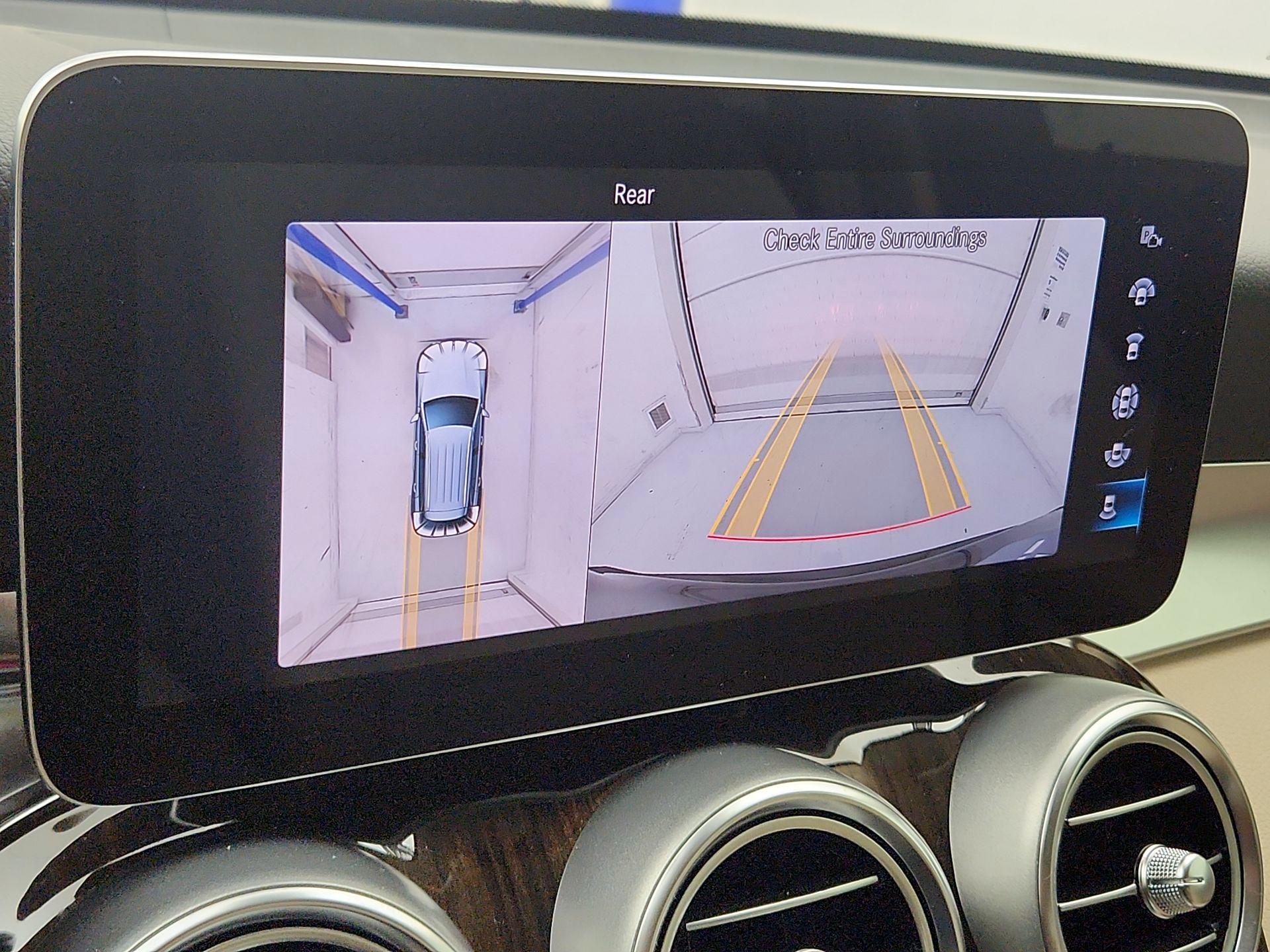 Thumbnail: 2022 Mercedes-Benz GLC - 14