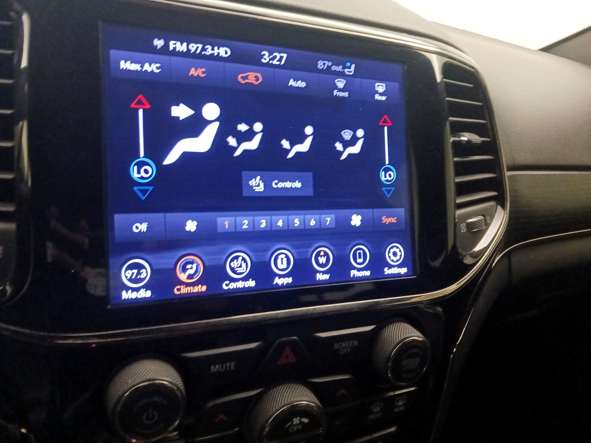 Thumbnail: 2021 Jeep Grand Cherokee - 17