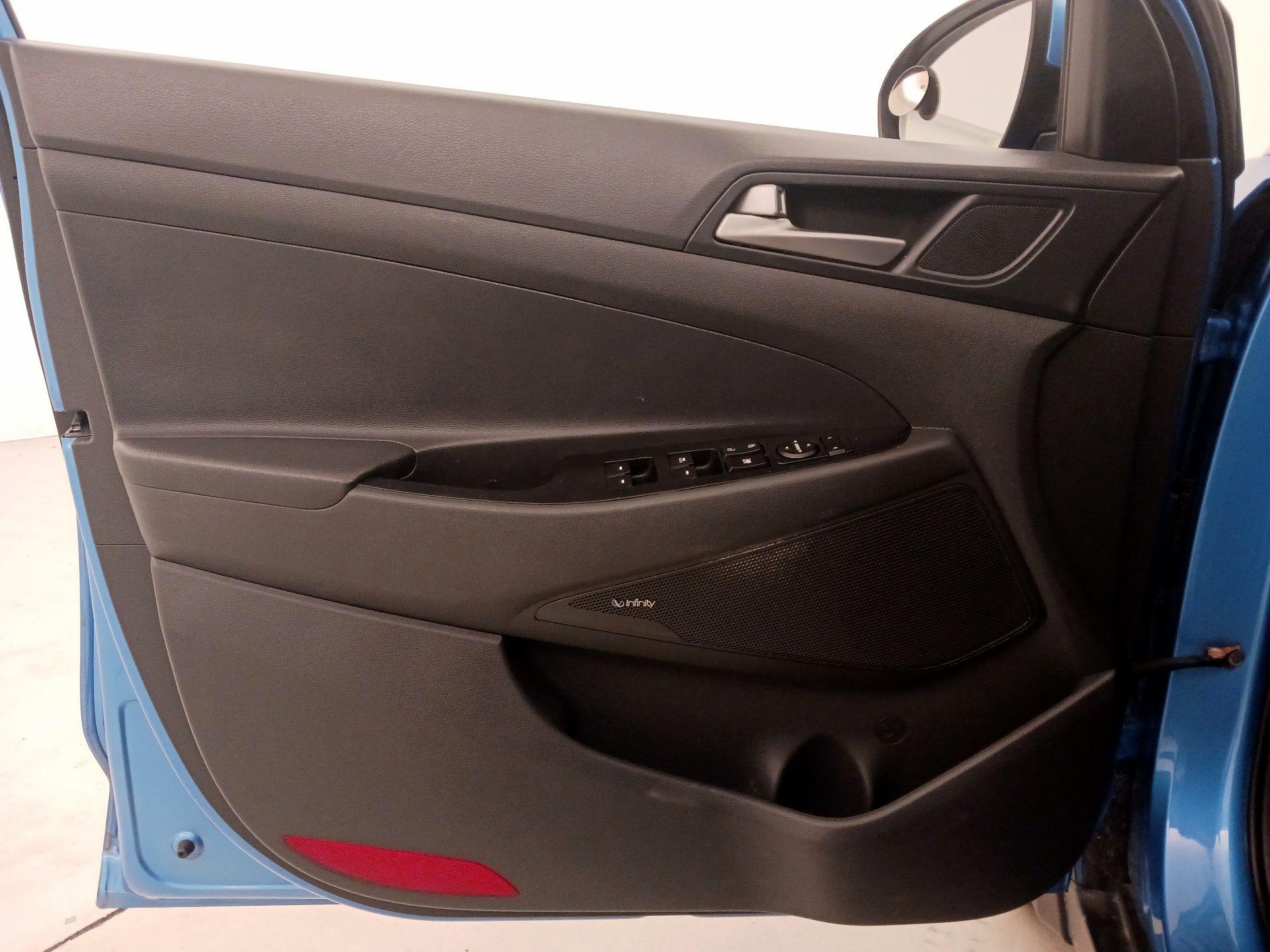 Thumbnail: 2018 Hyundai Tucson - 12