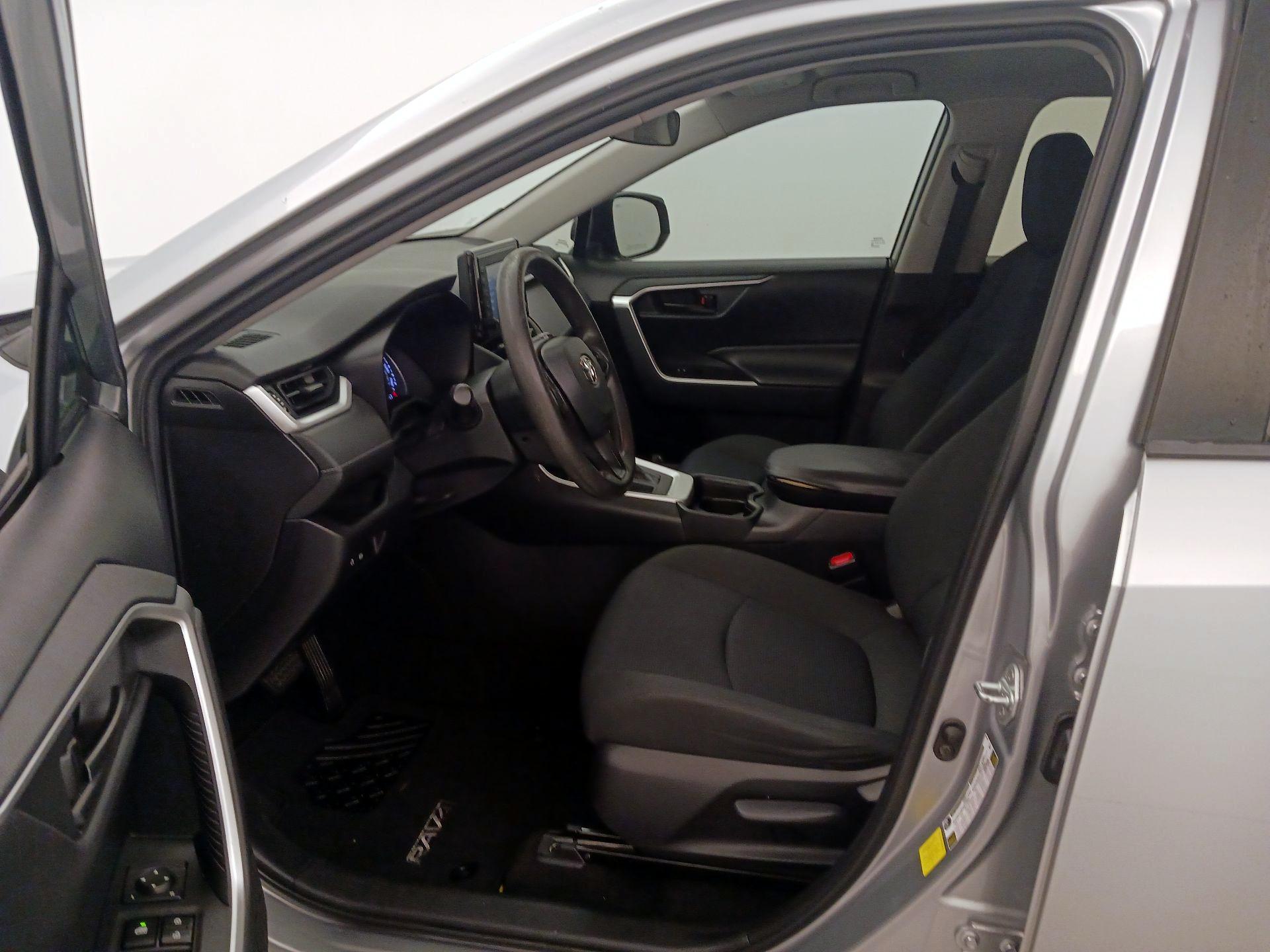 Thumbnail: 2019 Toyota RAV4 - 11