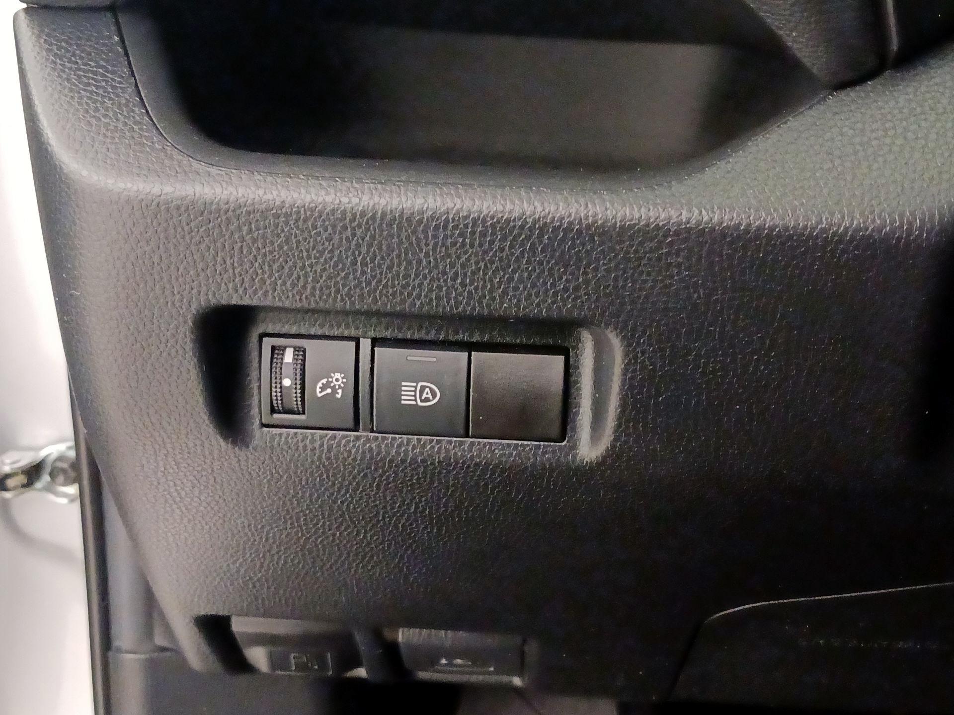 Thumbnail: 2019 Toyota RAV4 - 13