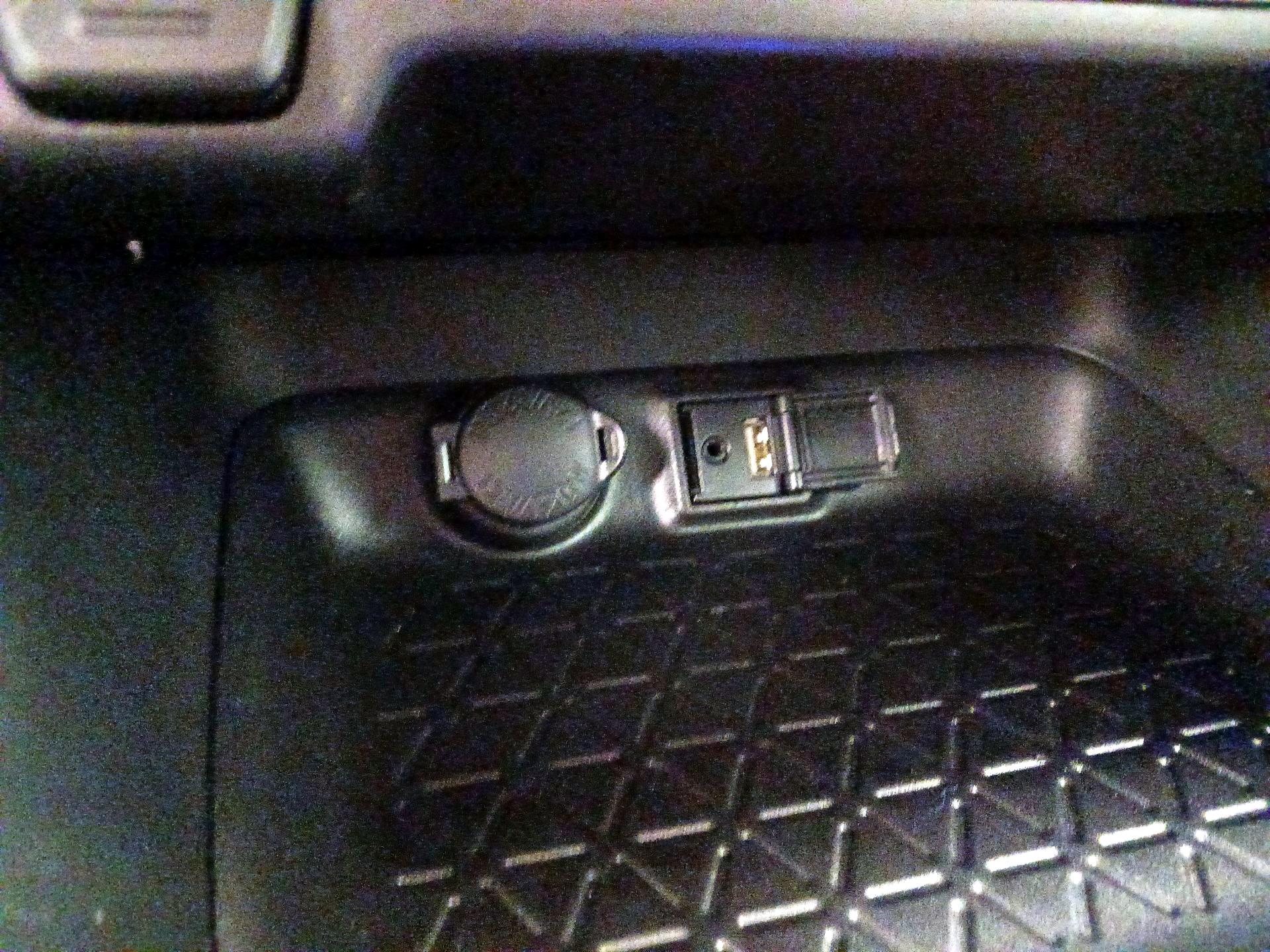 Thumbnail: 2019 Toyota RAV4 - 18