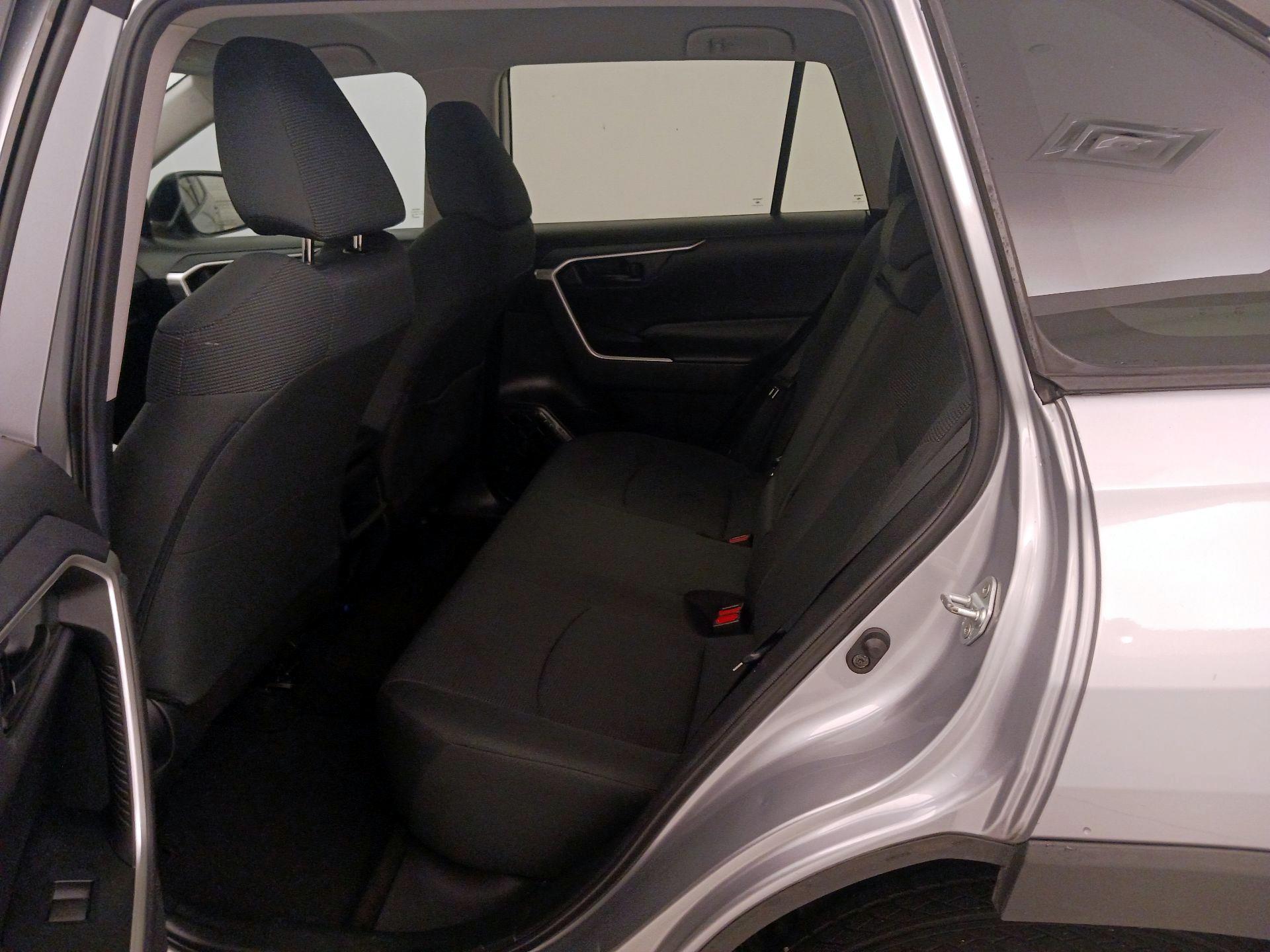 Thumbnail: 2019 Toyota RAV4 - 19