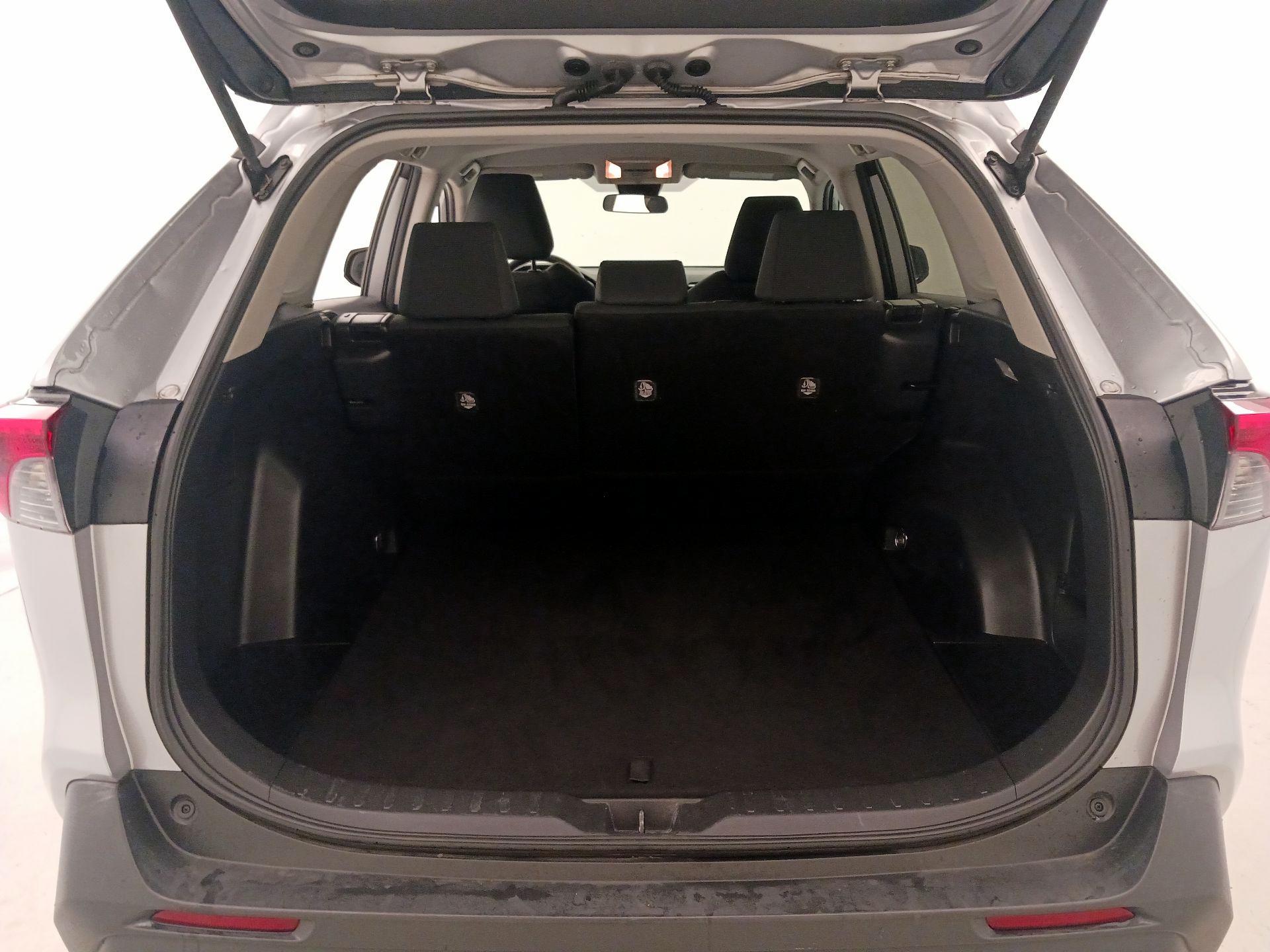 Thumbnail: 2019 Toyota RAV4 - 20