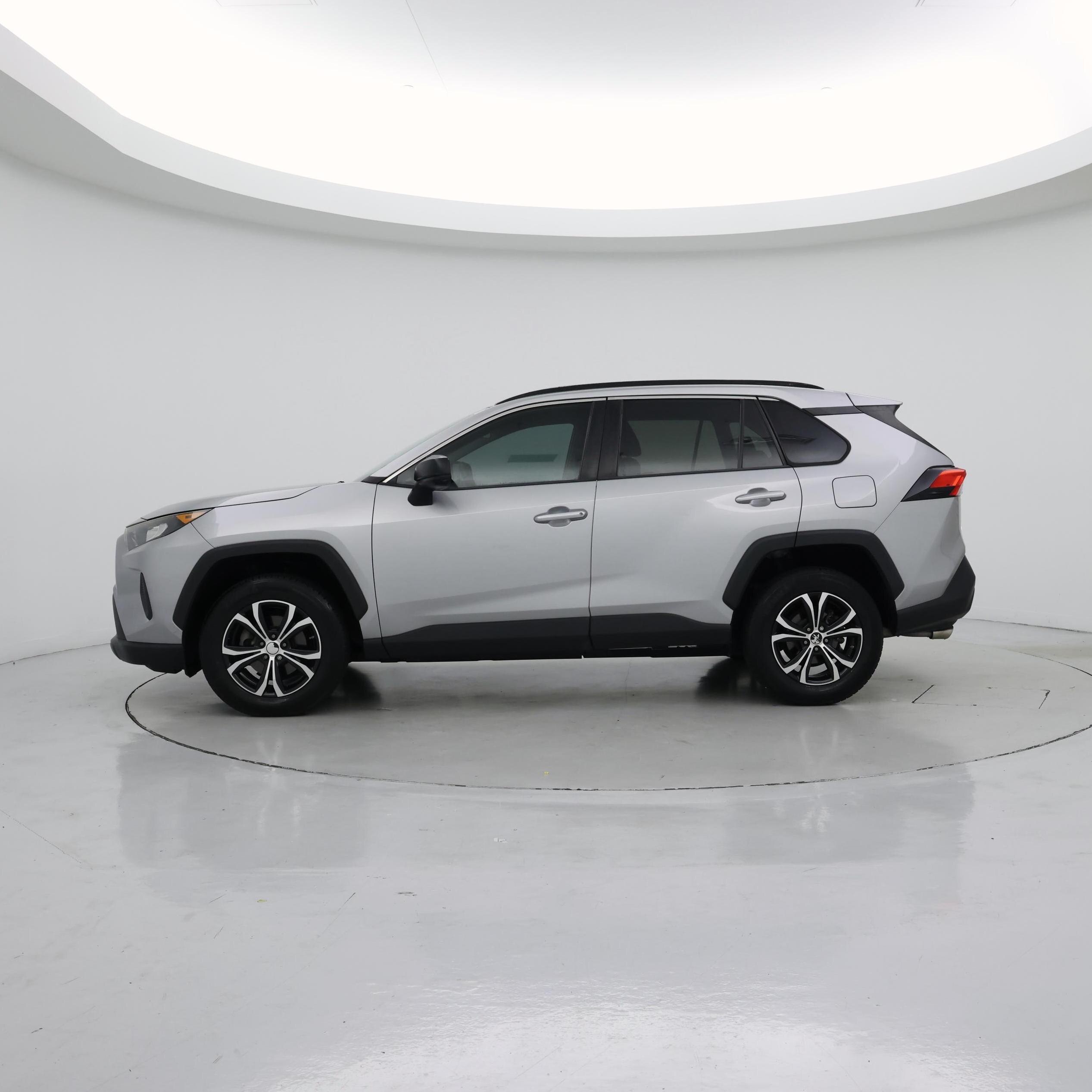 Thumbnail: 2019 Toyota RAV4 - 3
