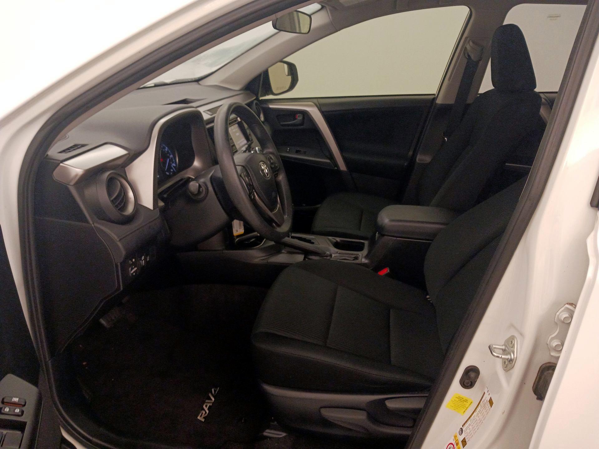 Thumbnail: 2018 Toyota RAV4 - 11