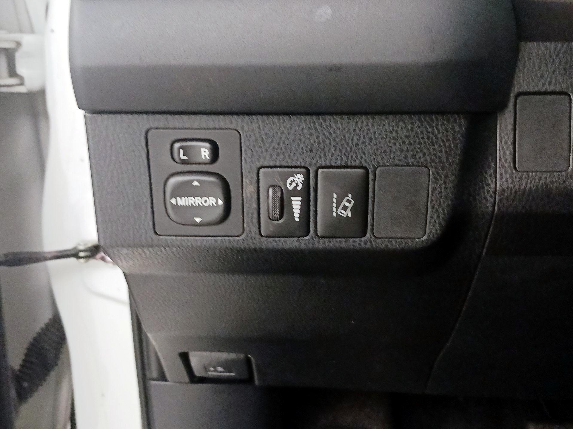 Thumbnail: 2018 Toyota RAV4 - 13