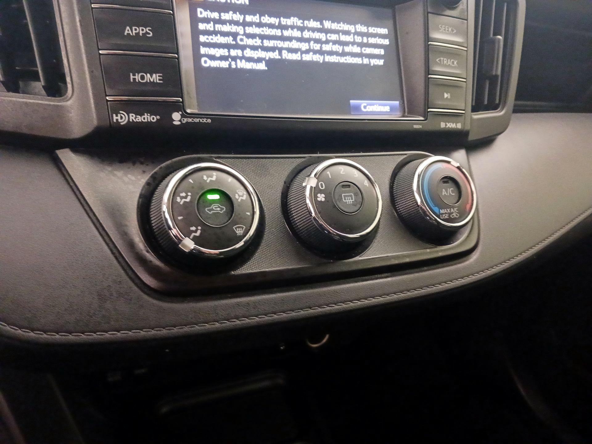 Thumbnail: 2018 Toyota RAV4 - 16