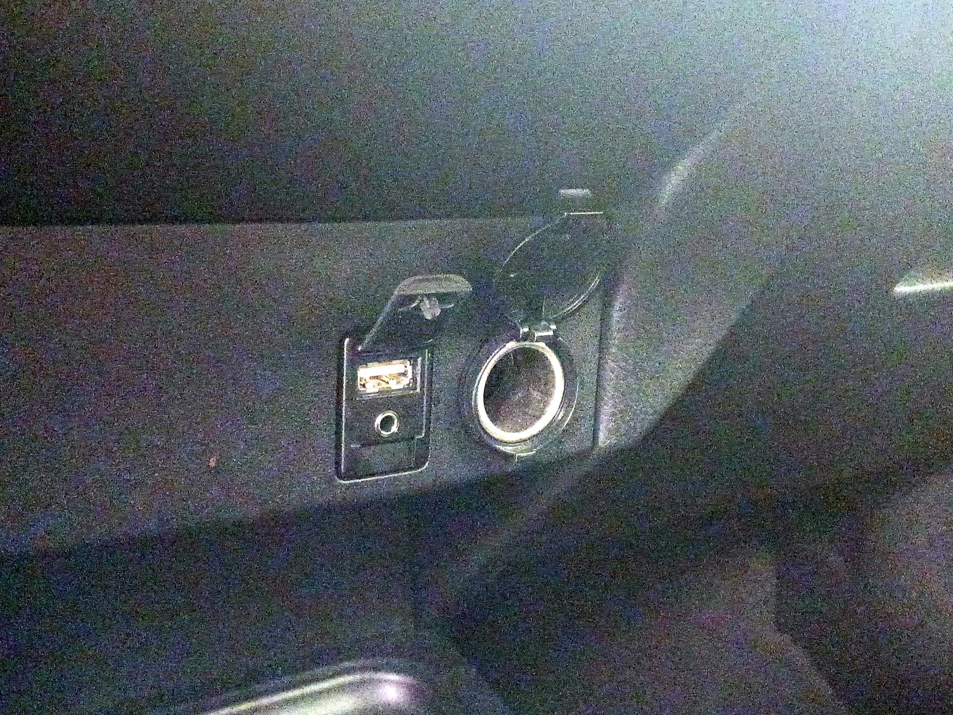 Thumbnail: 2018 Toyota RAV4 - 18