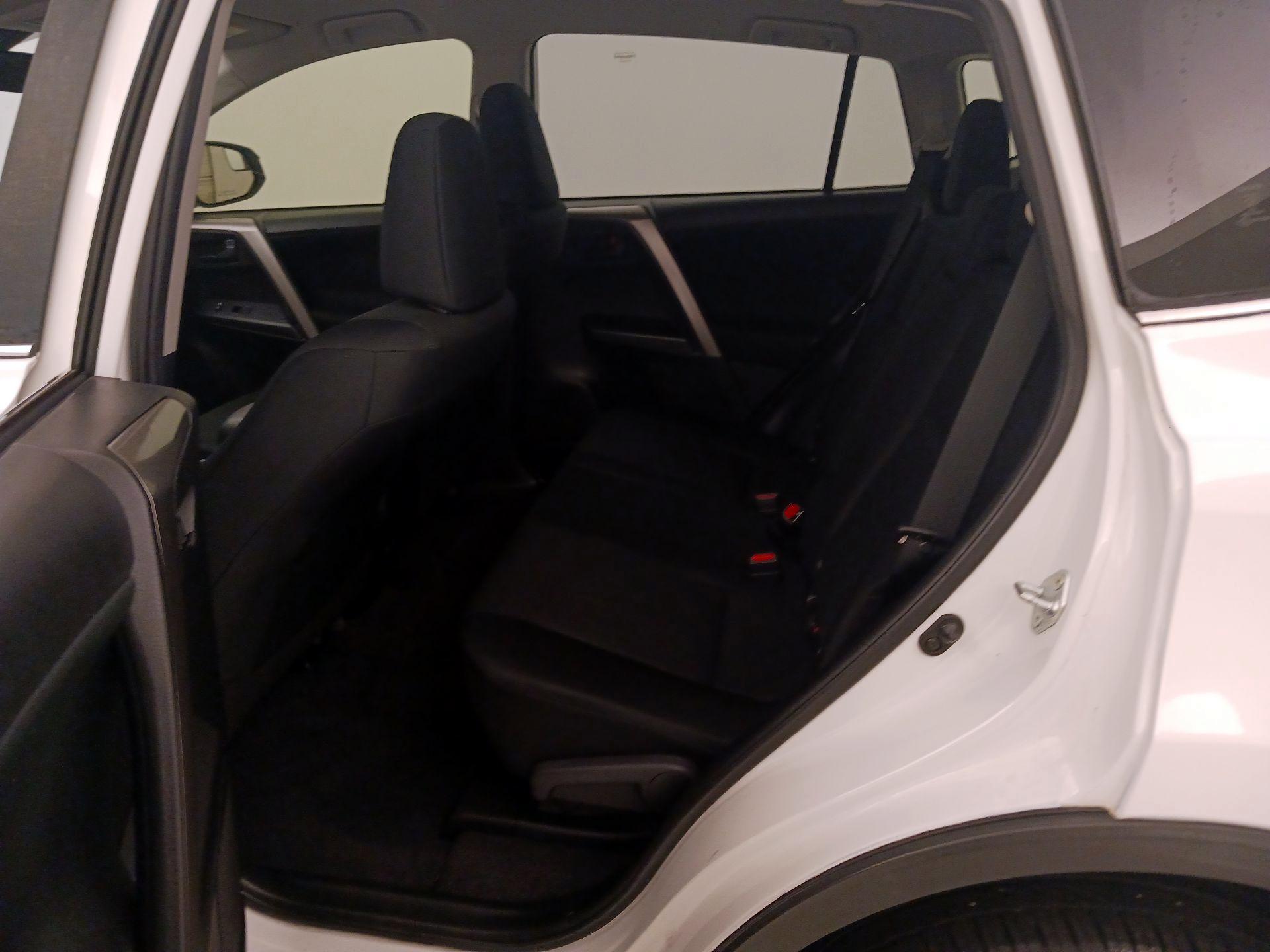 Thumbnail: 2018 Toyota RAV4 - 19